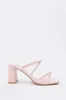 Chaussures à bride et talon moulé garni d'une boucle sold by Urban Planet