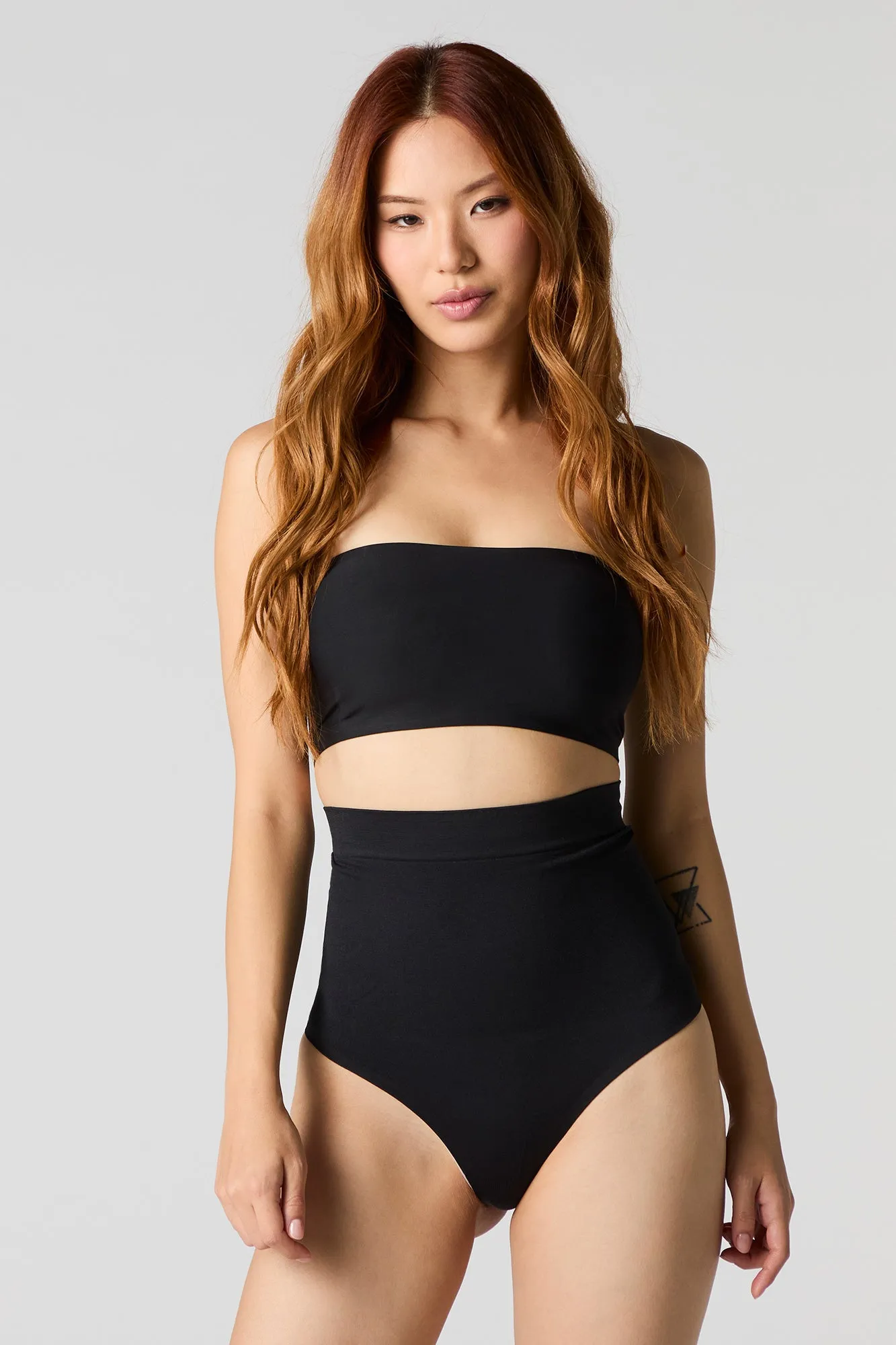 Tanga gainante sans couture à taille haute sold by Urban Planet product image thumbnail 4