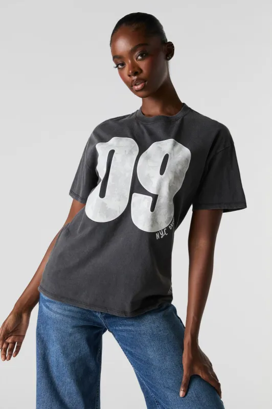 T-shirt de coupe garçonne délavé à imprimé 09 NYC sold by Urban Planet