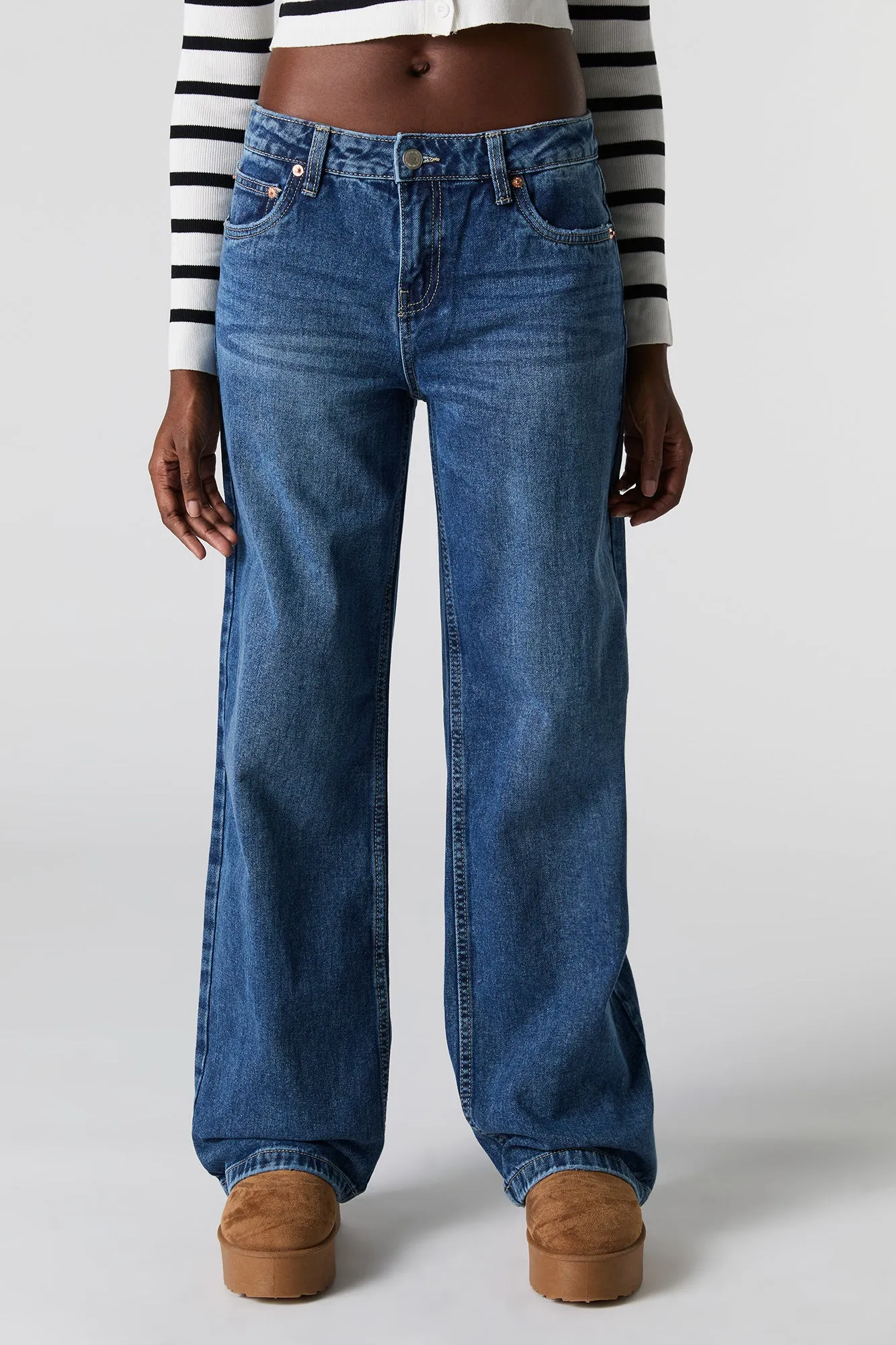 Jean de planchiste délavé foncé à taille basse sold by Urban Planet product image thumbnail 2