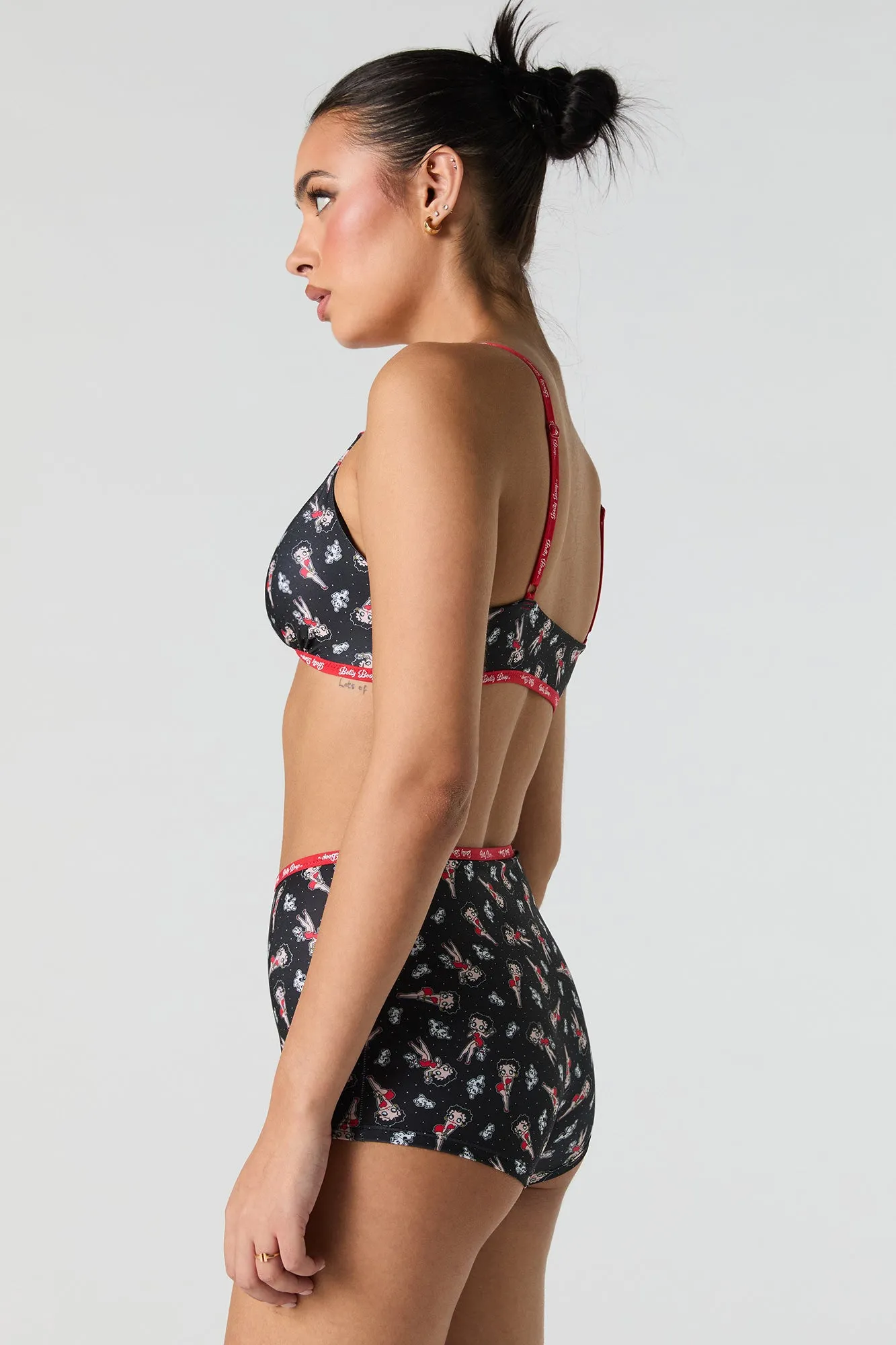 Ensemble avec bralette triangulaire et caleçon à imprimé Betty Boop sold by Urban Planet product image thumbnail 2