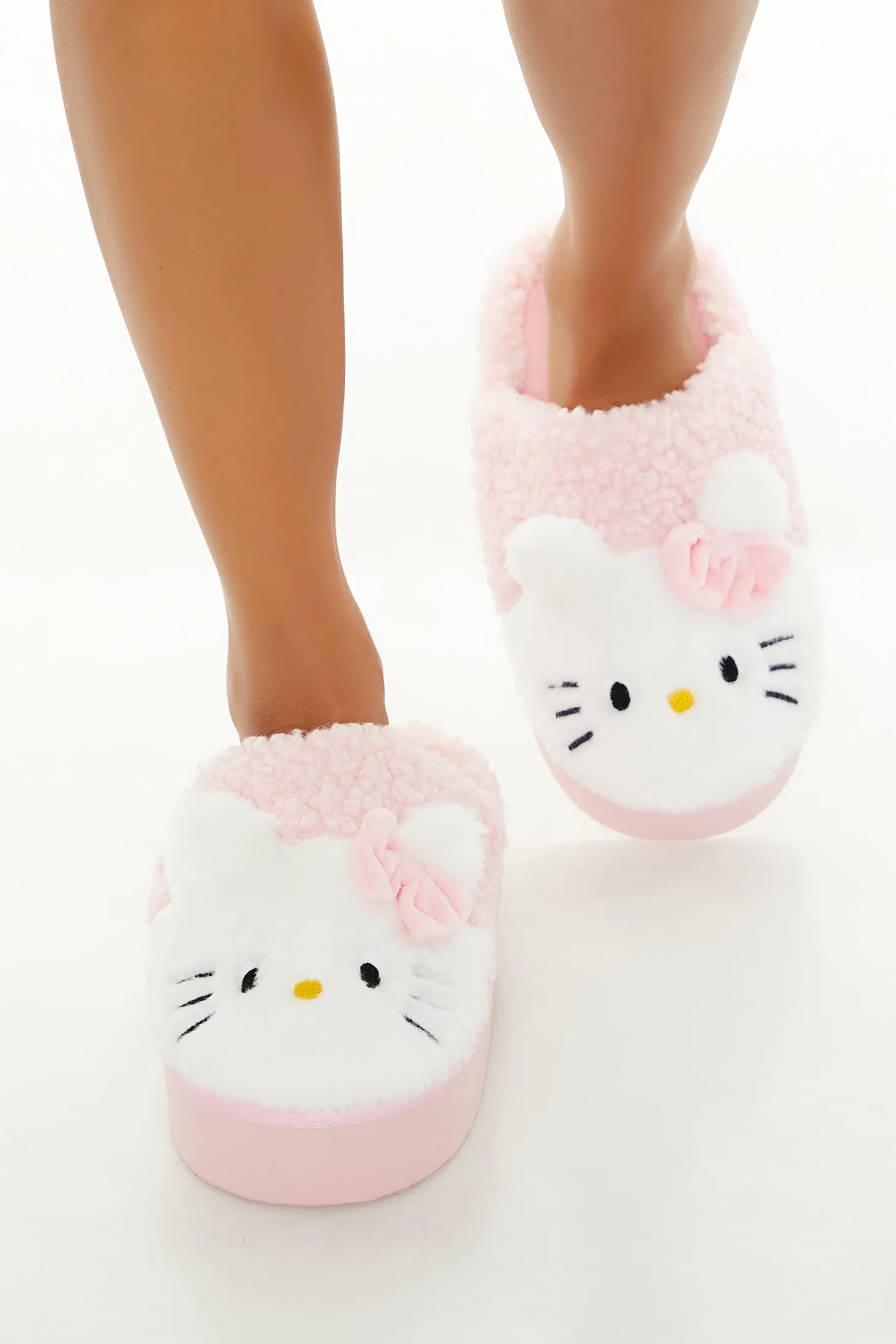Pantoufles plateforme à imprimé Hello Kitty sold by Urban Planet