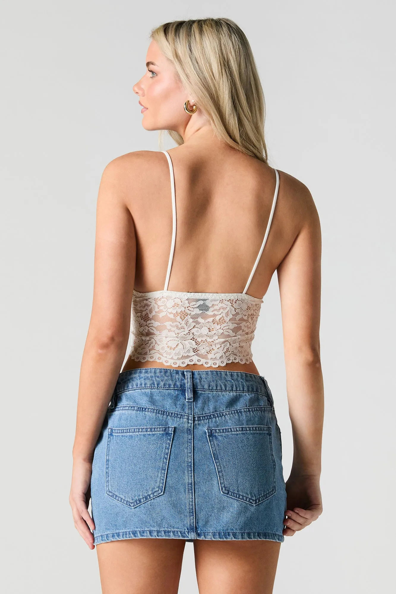 Minicami en dentelle florale sold by Urban Planet product image thumbnail 2