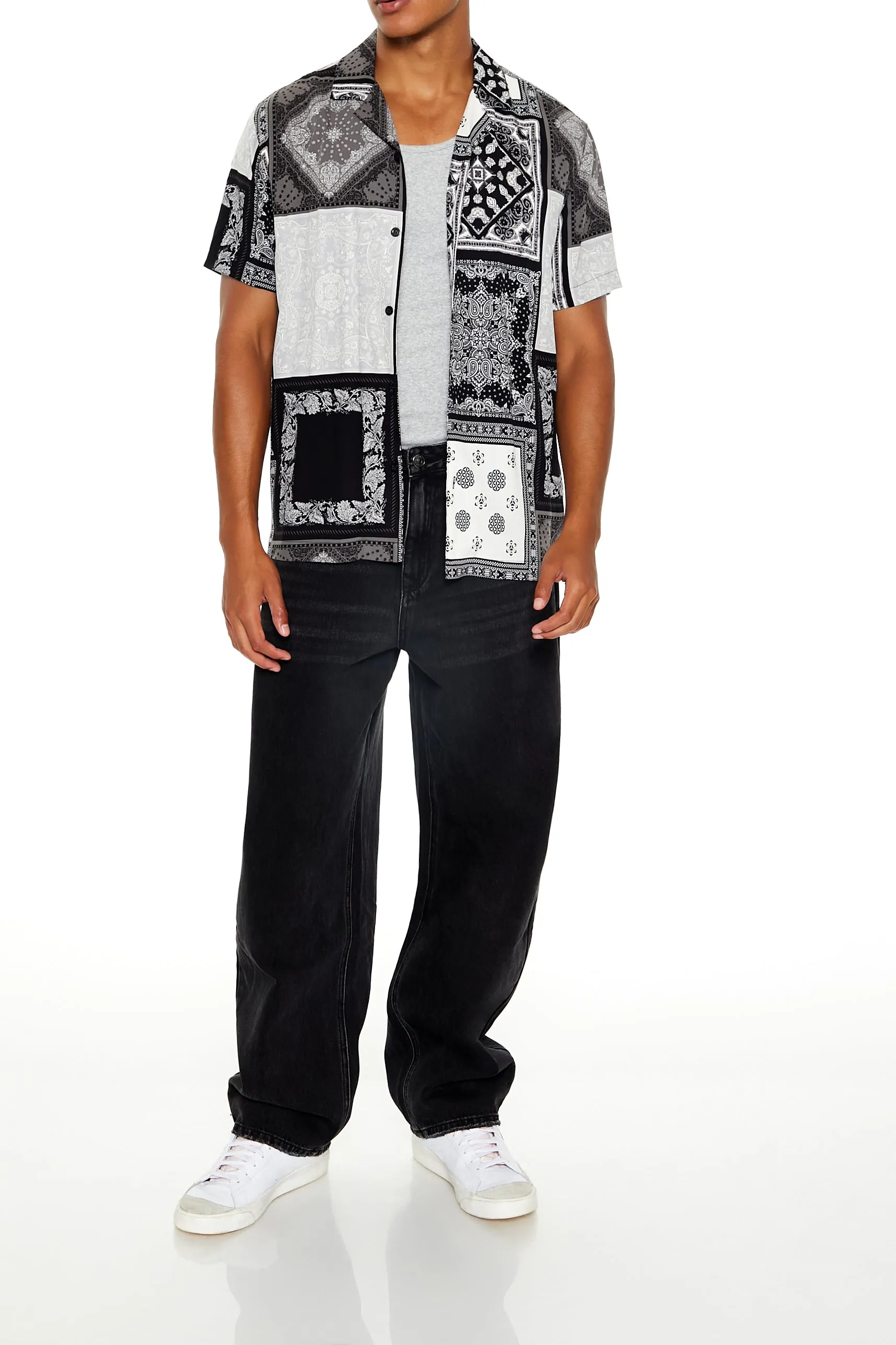 Haut boutonné à imprimé de style cachemire avec blocs de couleurs sold by Urban Planet product image thumbnail 3