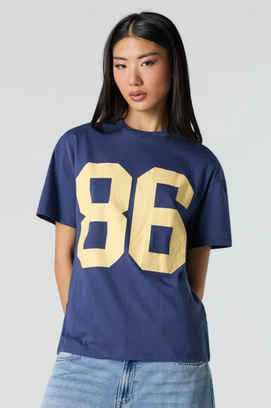 T-shirt de coupe garçonne à imprimé 86 sold by Urban Planet