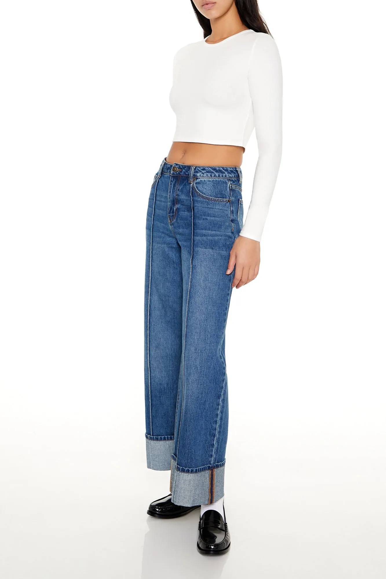 Jean à jambe large et taille haute avec revers sold by Urban Planet