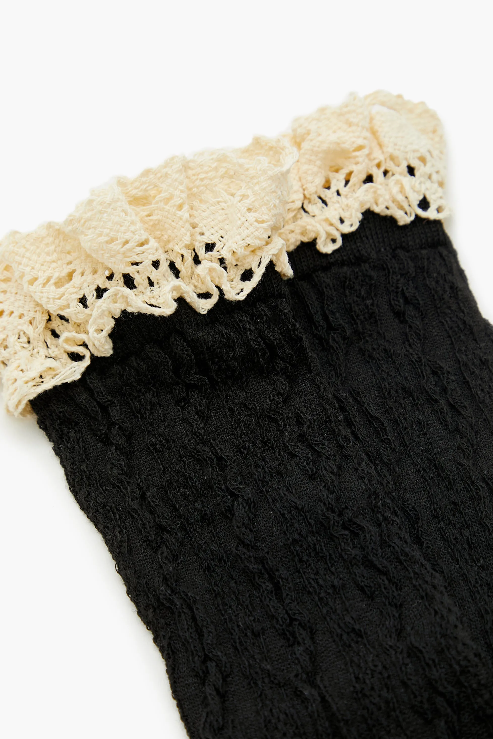 Chaussettes cuissardes en dentelle crochetée sold by Urban Planet product image thumbnail 2