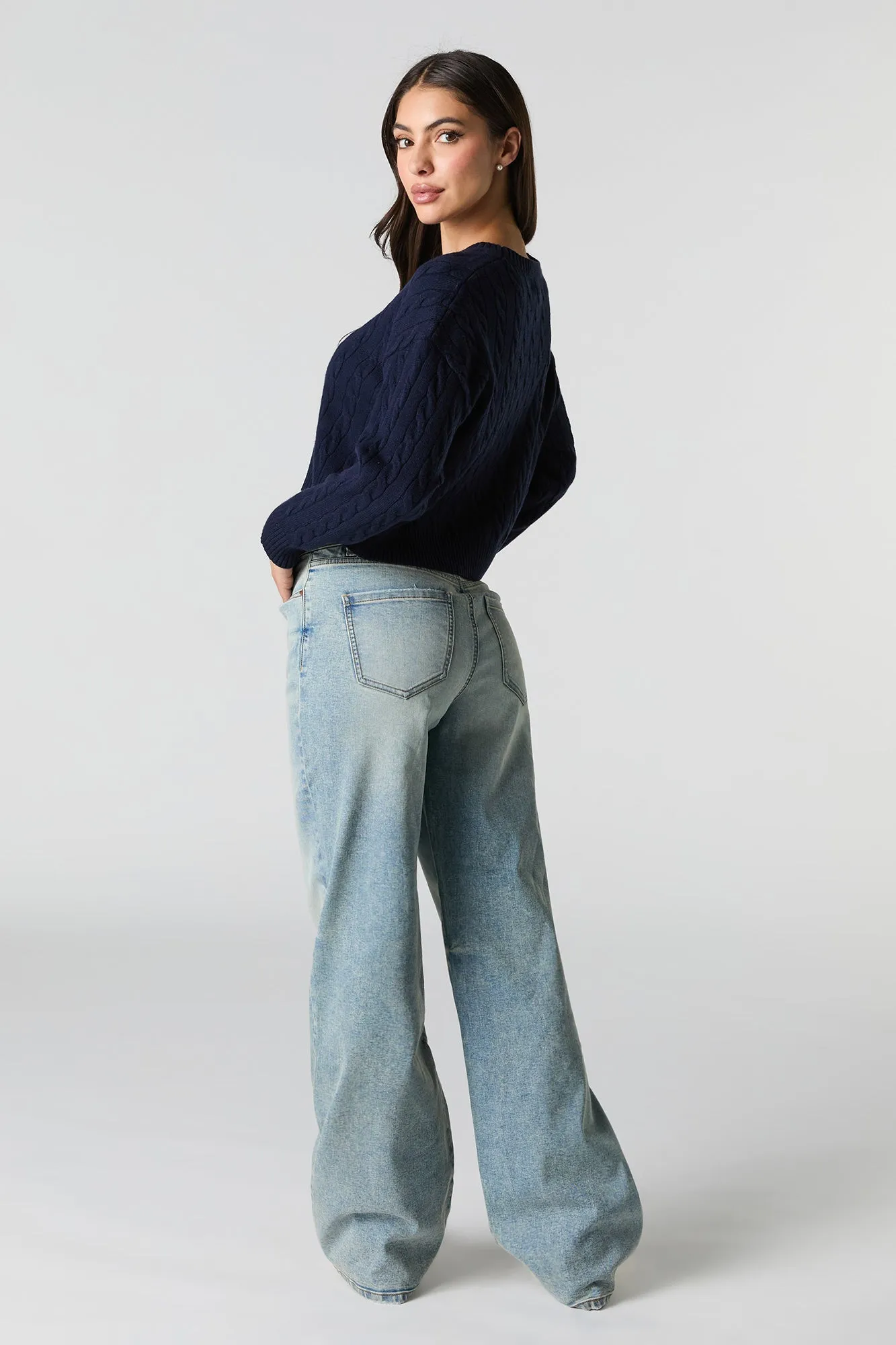 Jean jambe large extensible à taille haute délavé pâle vintage sold by Urban Planet product image thumbnail 3