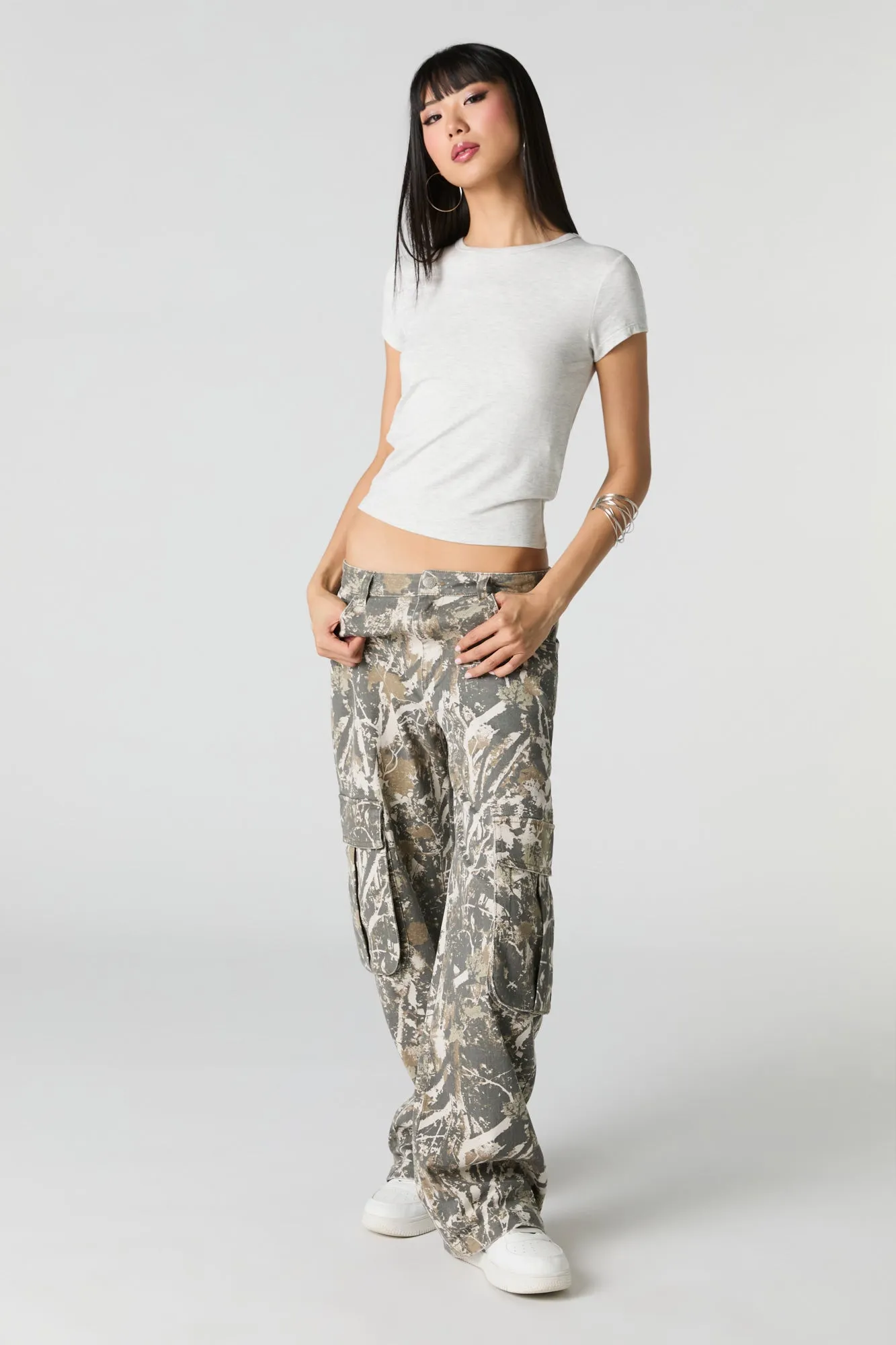 Jean cargo baggy en denim extensible sold by Urban Planet