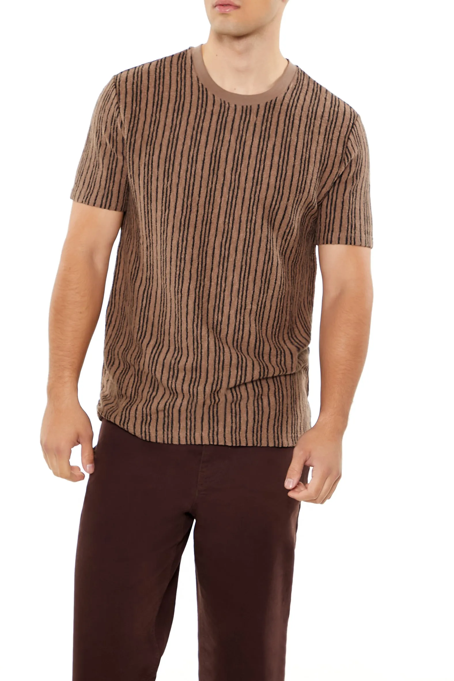 T-shirt texturé brun avec rayures verticales sold by Urban Planet