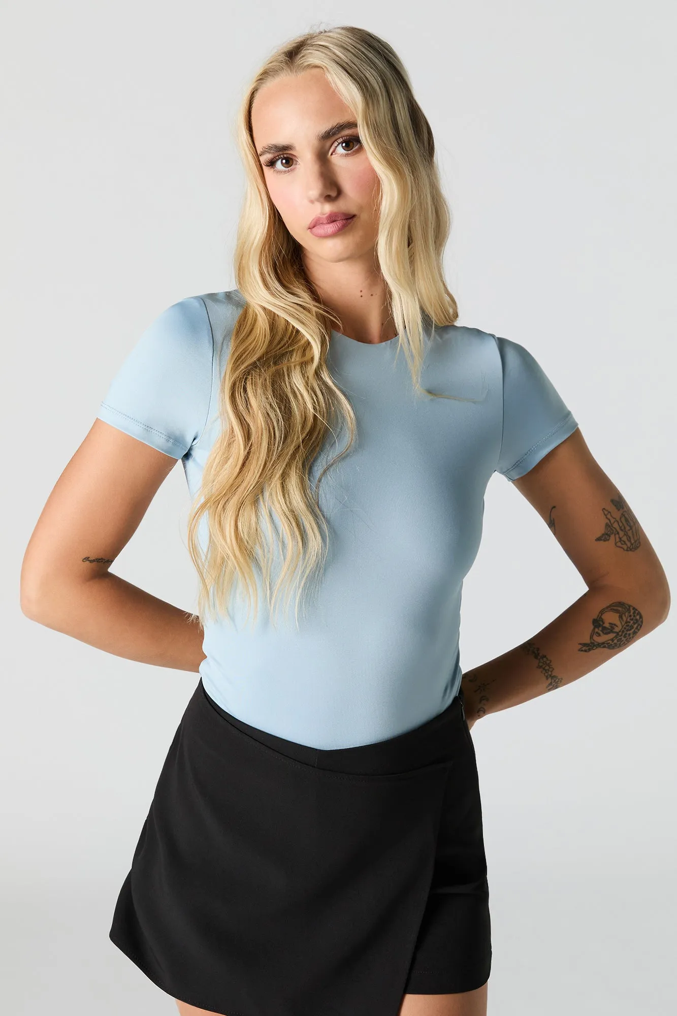 Maillot profilé à manches courtes avec encolure arrondie sold by Urban Planet