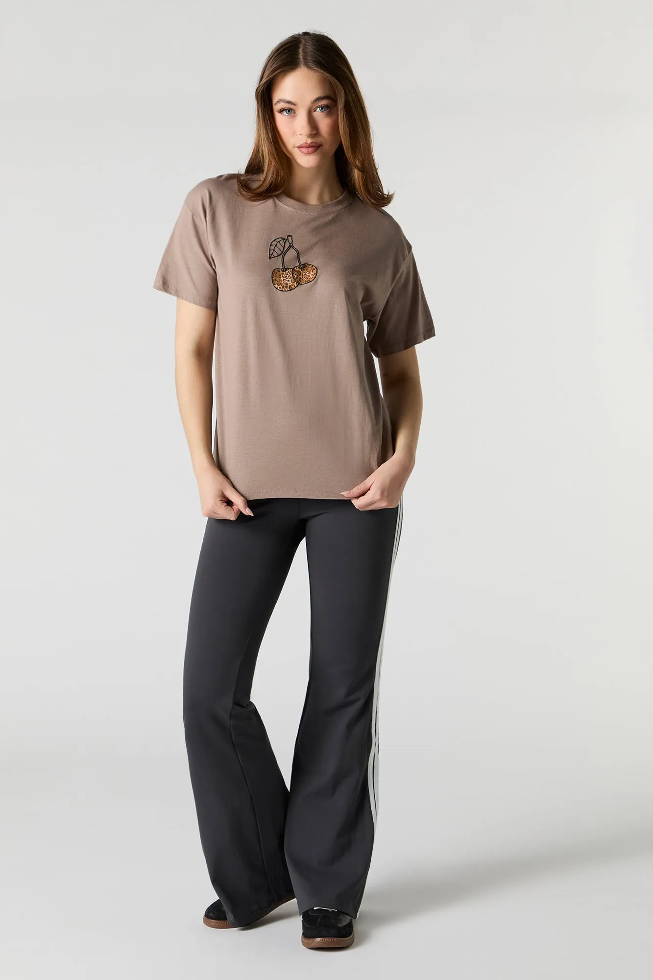 T-shirt de coupe garçonne à imprimé Cheetah Cherry sold by Urban Planet product image thumbnail 2