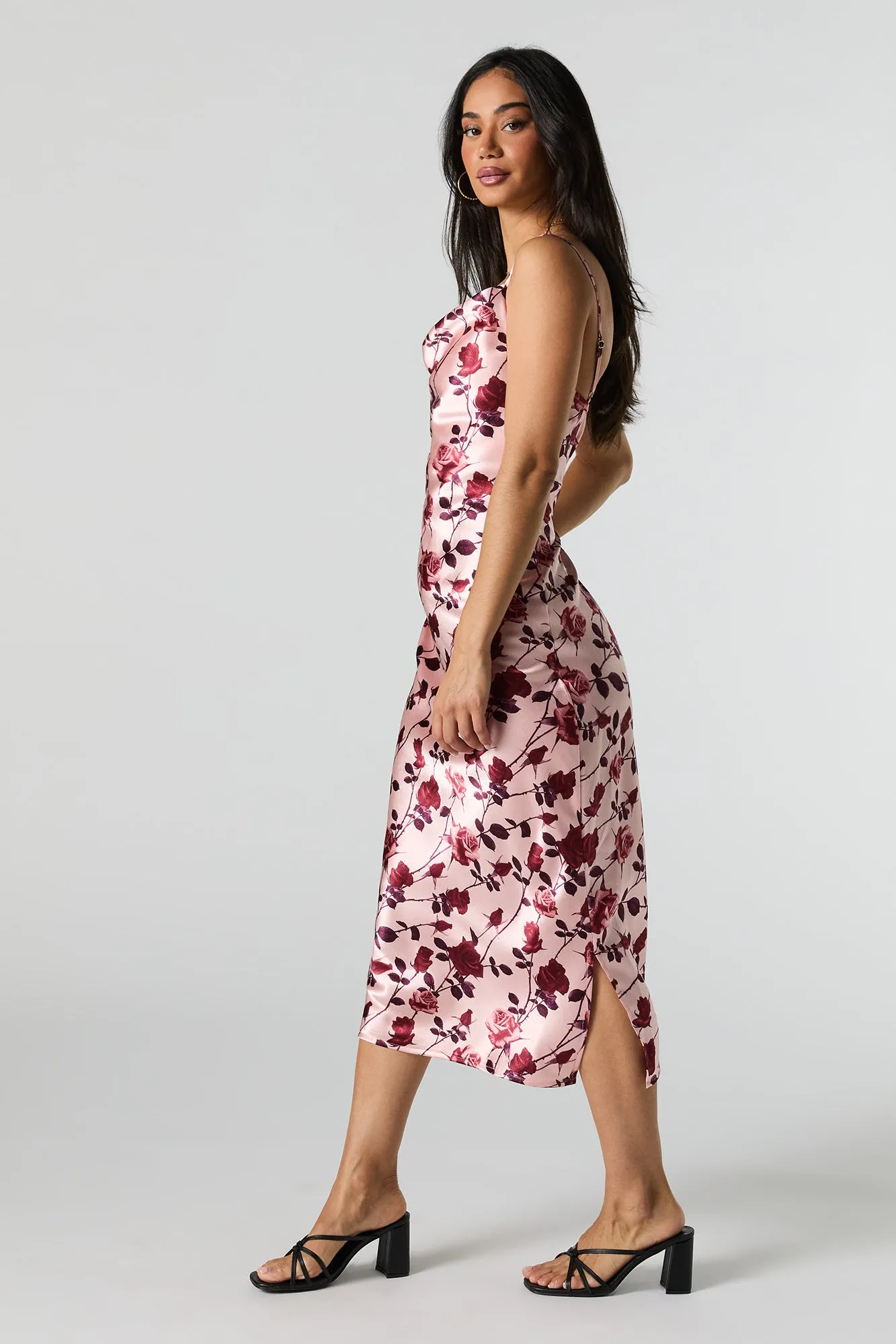 Robe midi fleurie en satin avec col châle sold by Urban Planet product image thumbnail 3
