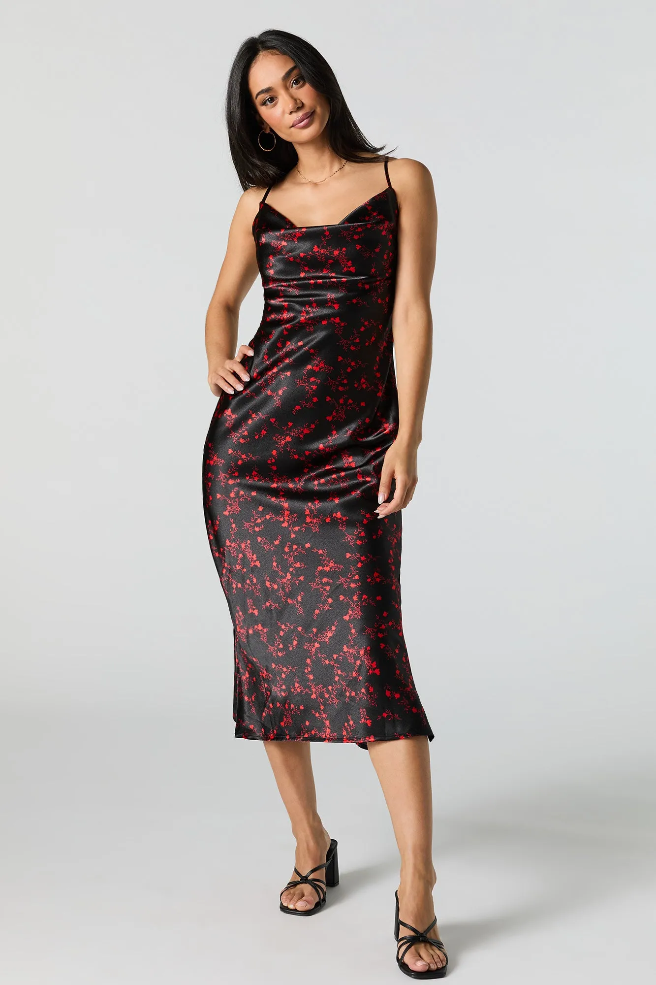 Robe midi fleurie en satin avec col châle sold by Urban Planet product image thumbnail 4