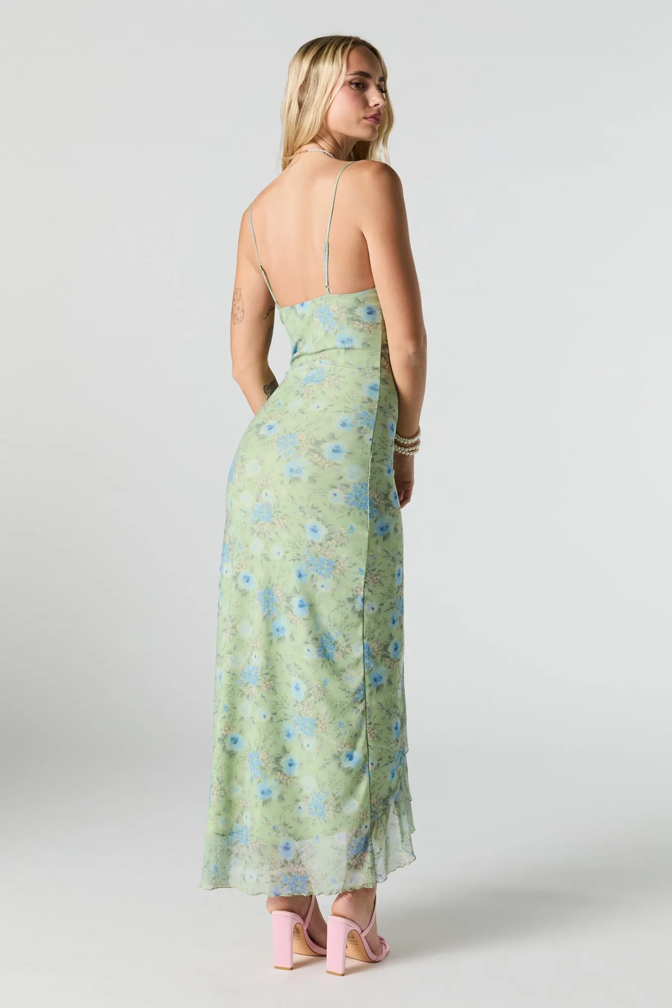 Robe bustier maxi volantée fleurie en filet sold by Urban Planet product image thumbnail 3