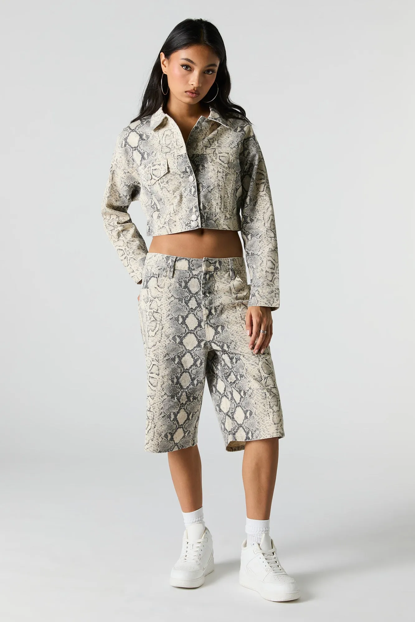 Printed Cropped Denim Jacket sold by Urban Planet product image thumbnail 3