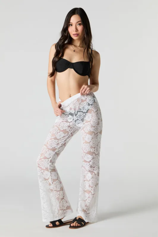 Pantalon couvre-maillot à jambe évasée en dentelle fleurie sold by Urban Planet