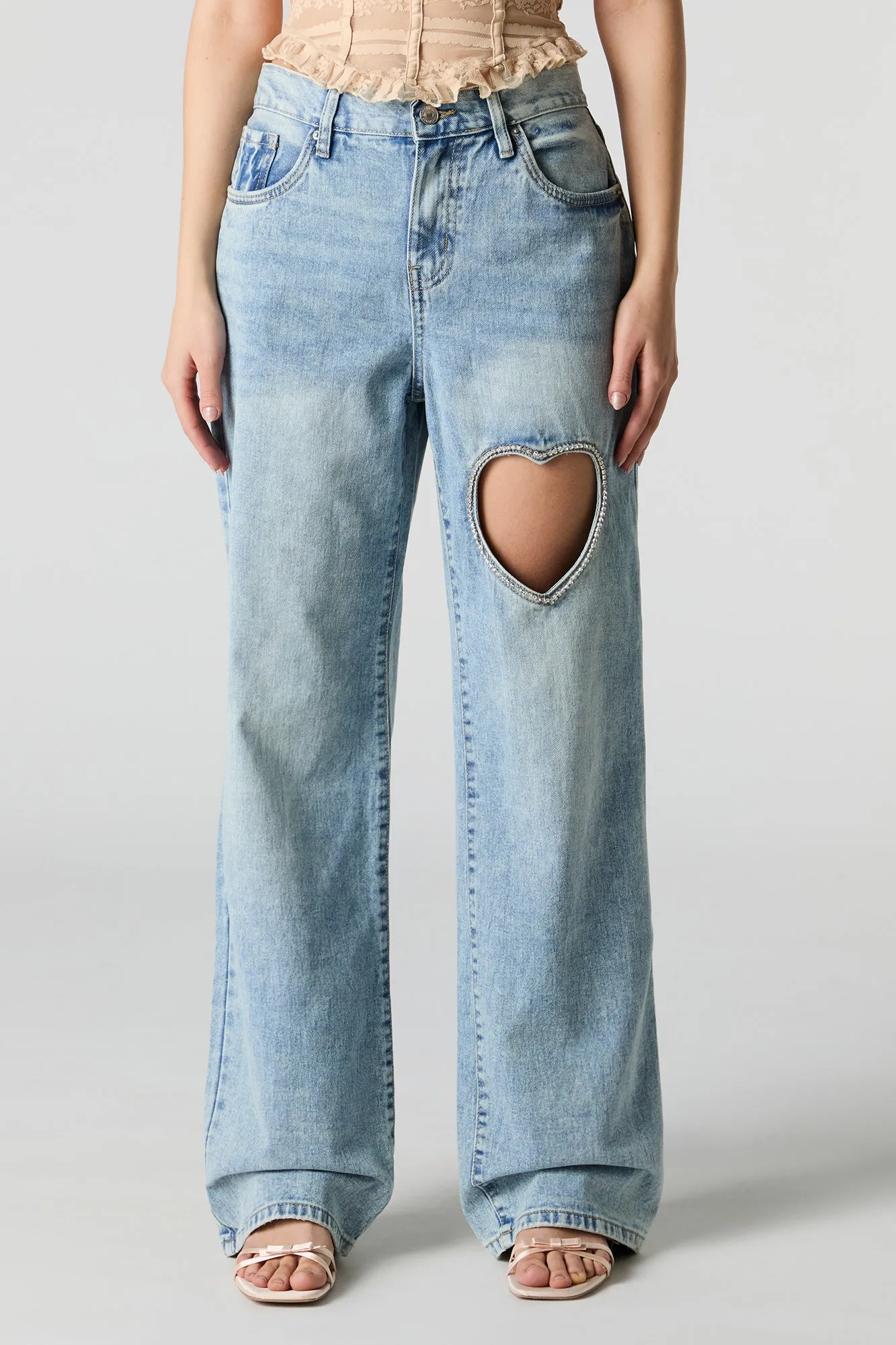 Jean à jambe large avec découpe de coeur et pierres du Rhin sold by Urban Planet product image thumbnail 2