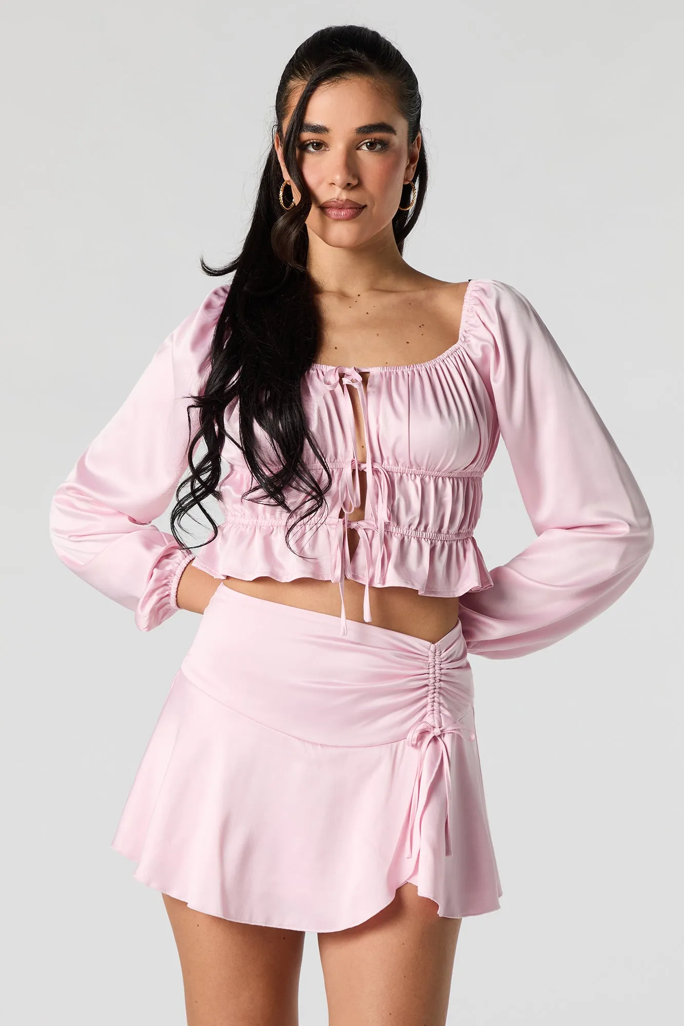 Minijupe en satin à taille coulissante sold by Urban Planet