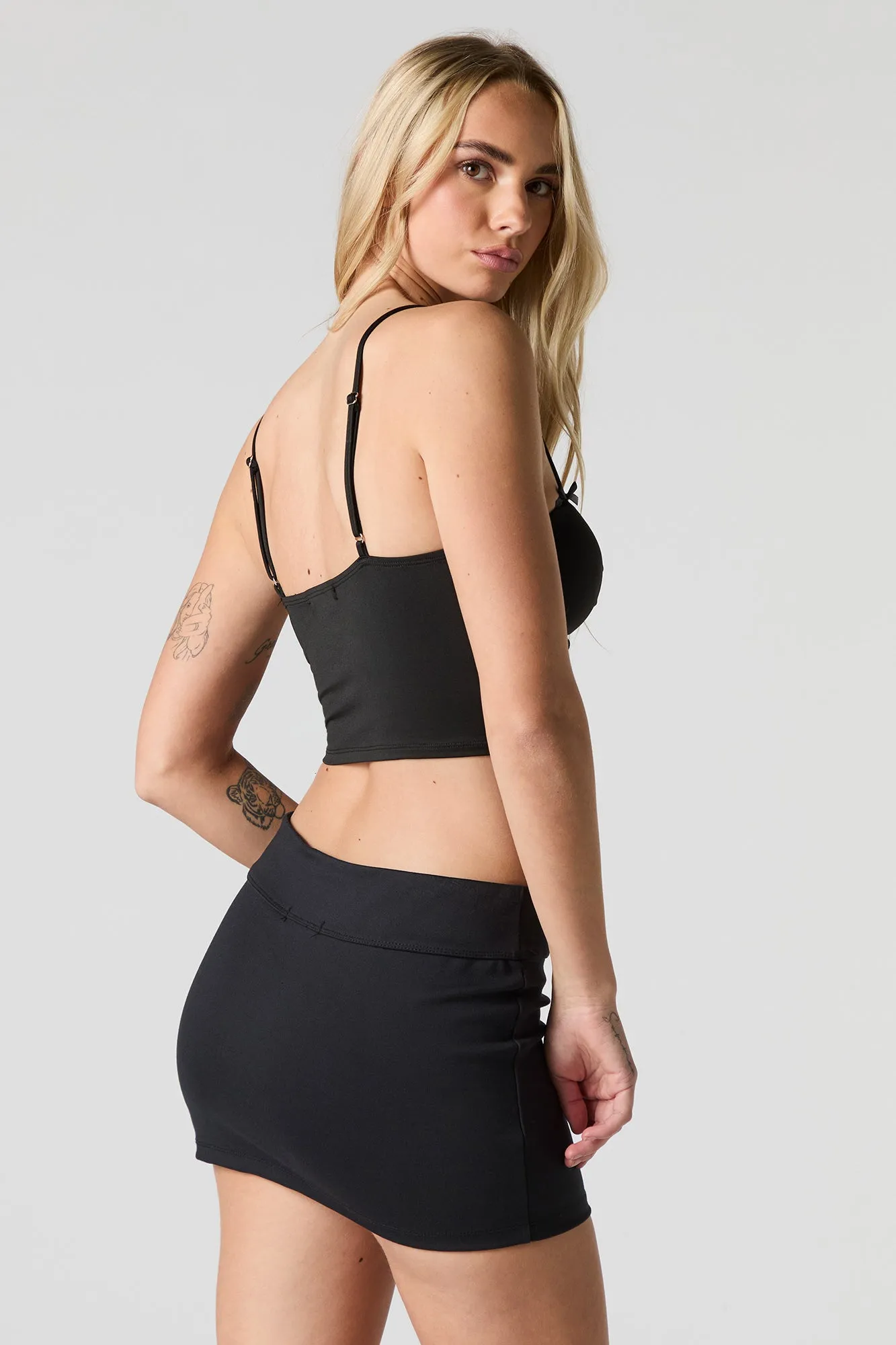 Camisole corset écourtée avec soutien-gorge intégré et boucle sold by Urban Planet product image thumbnail 5