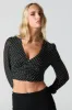 Haut boutonné court en chiffon imprimé avec encolure en V sold by Urban Planet