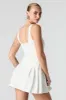 Minirobe plissée à encolure carrée sold by Urban Planet
