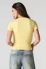 Haut profilé à manches courtes avec encolure arrondie sold by Urban Planet