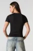 Haut profilé à manches courtes avec encolure arrondie sold by Urban Planet