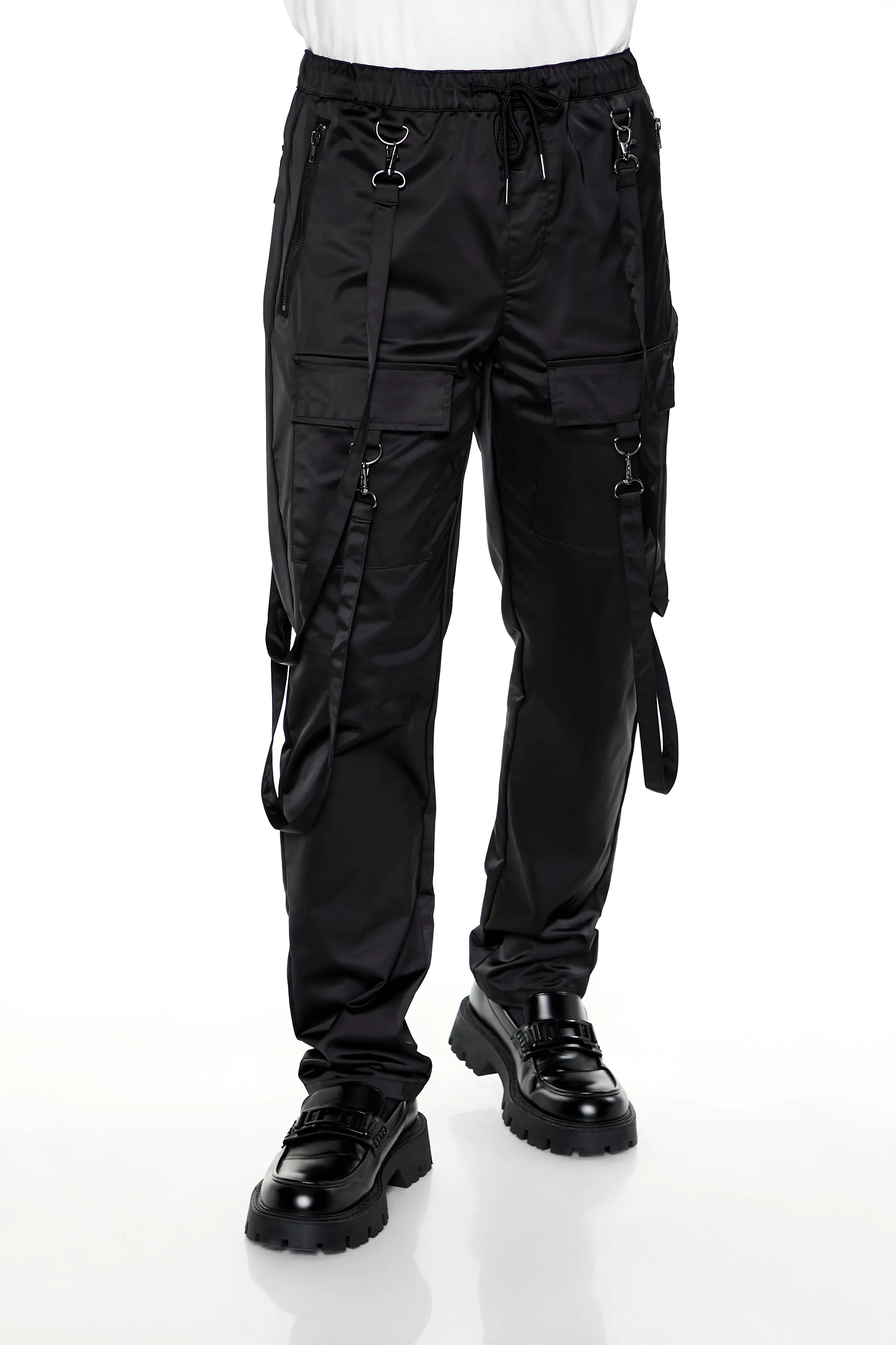 Pantalon utilitaire en satin sold by Urban Planet