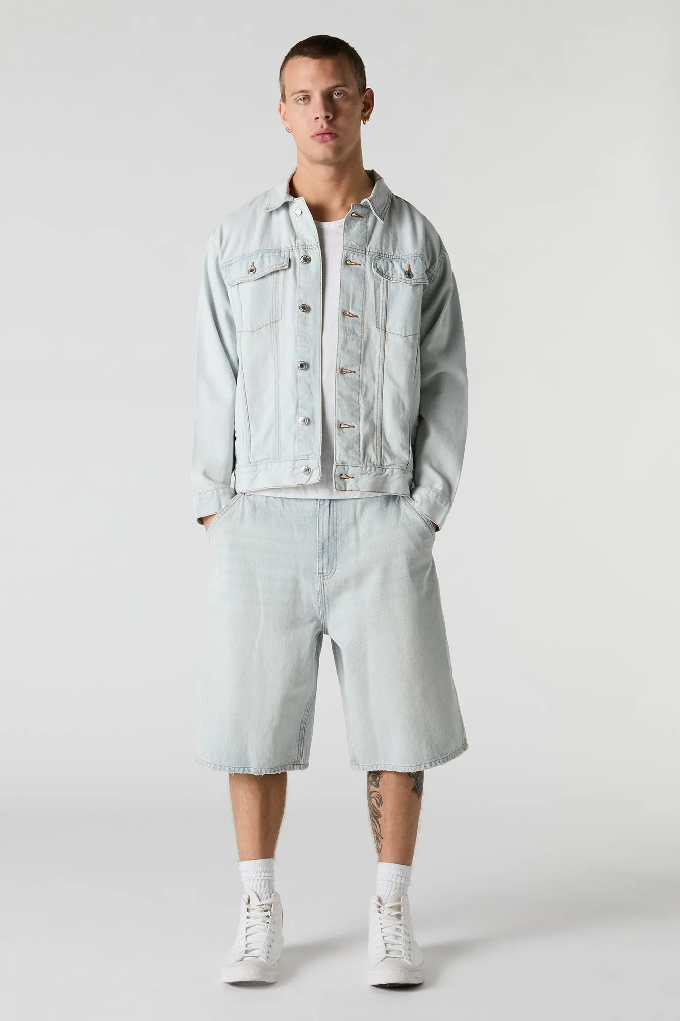 Blouson de style camionneur décontracté en denim sold by Urban Planet product image thumbnail 3