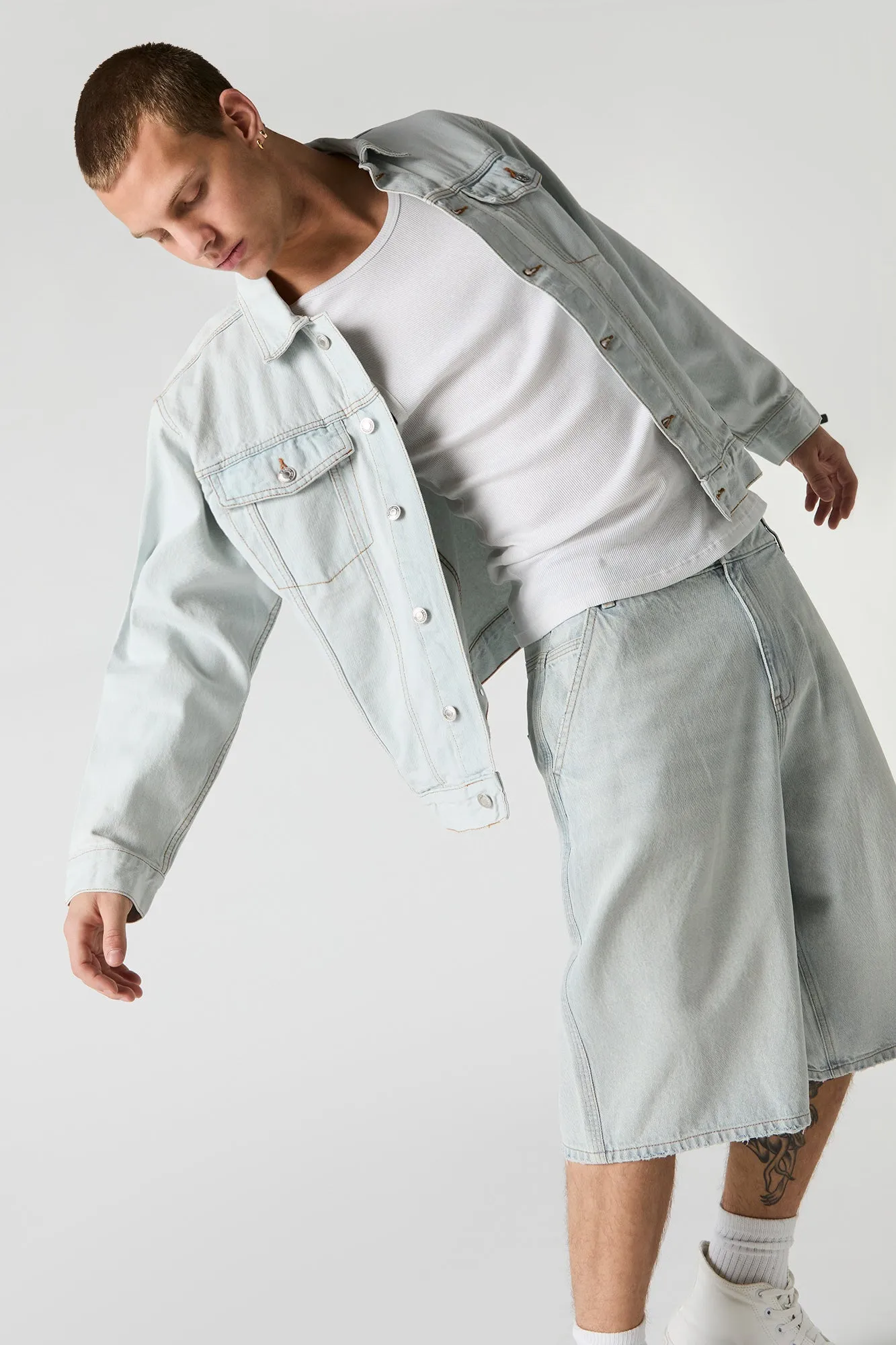 Blouson de style camionneur décontracté en denim sold by Urban Planet