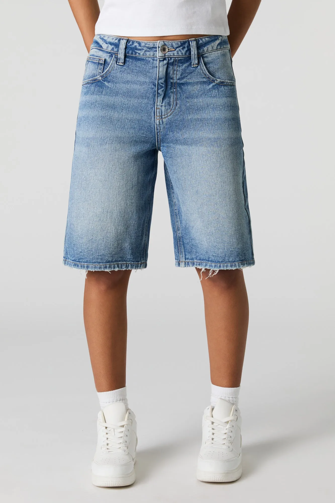 Jean-short délavé moyen vintage sold by Urban Planet product image thumbnail 2