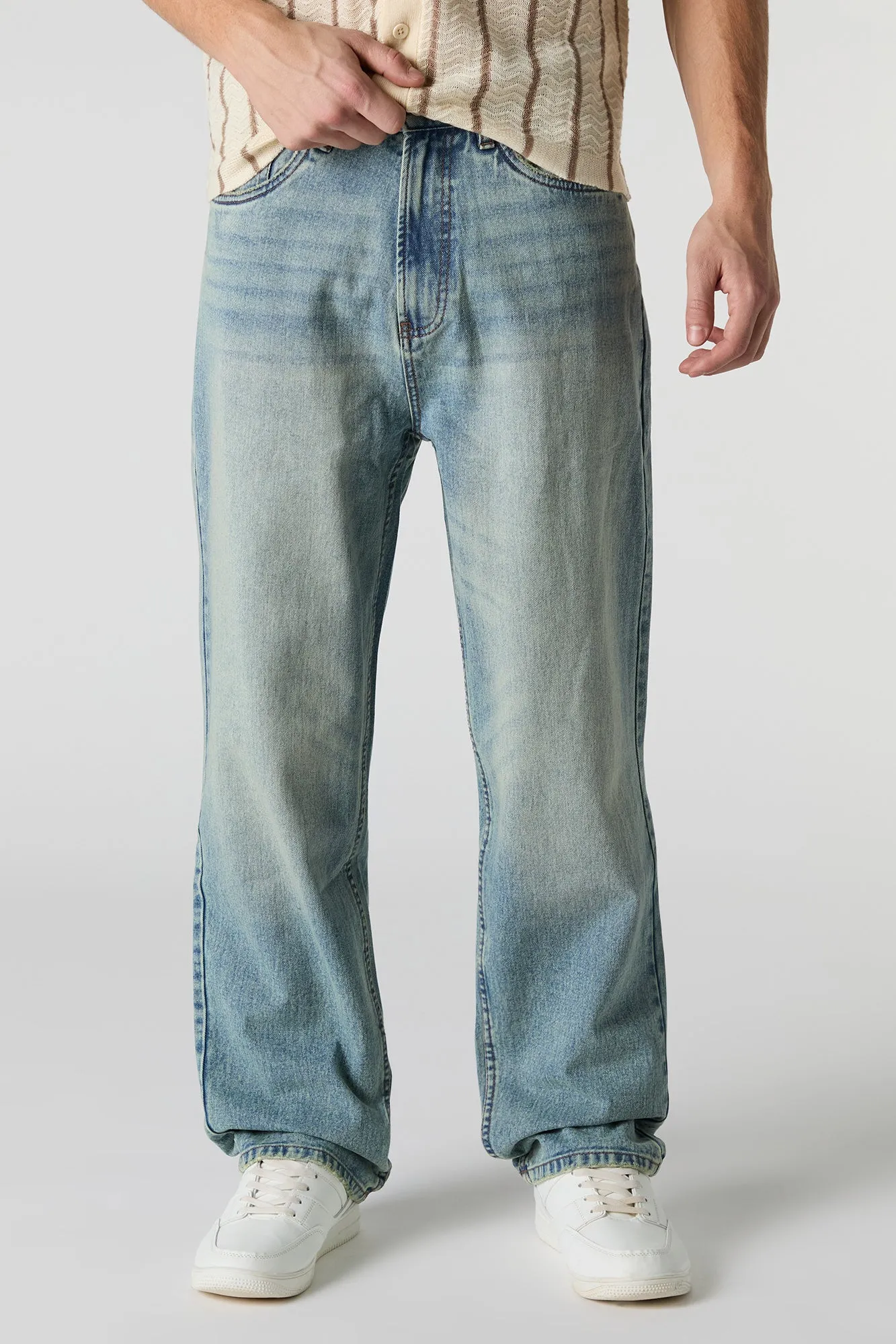 Jean ample en denim d'aspect usé sold by Urban Planet product image thumbnail 4