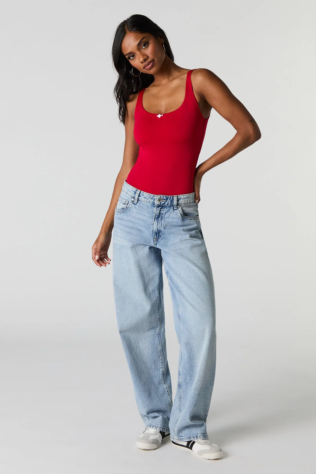 Maillot profilé avec liséré de rosettes de dentelle et encolure dégagée sold by Urban Planet product image thumbnail 4