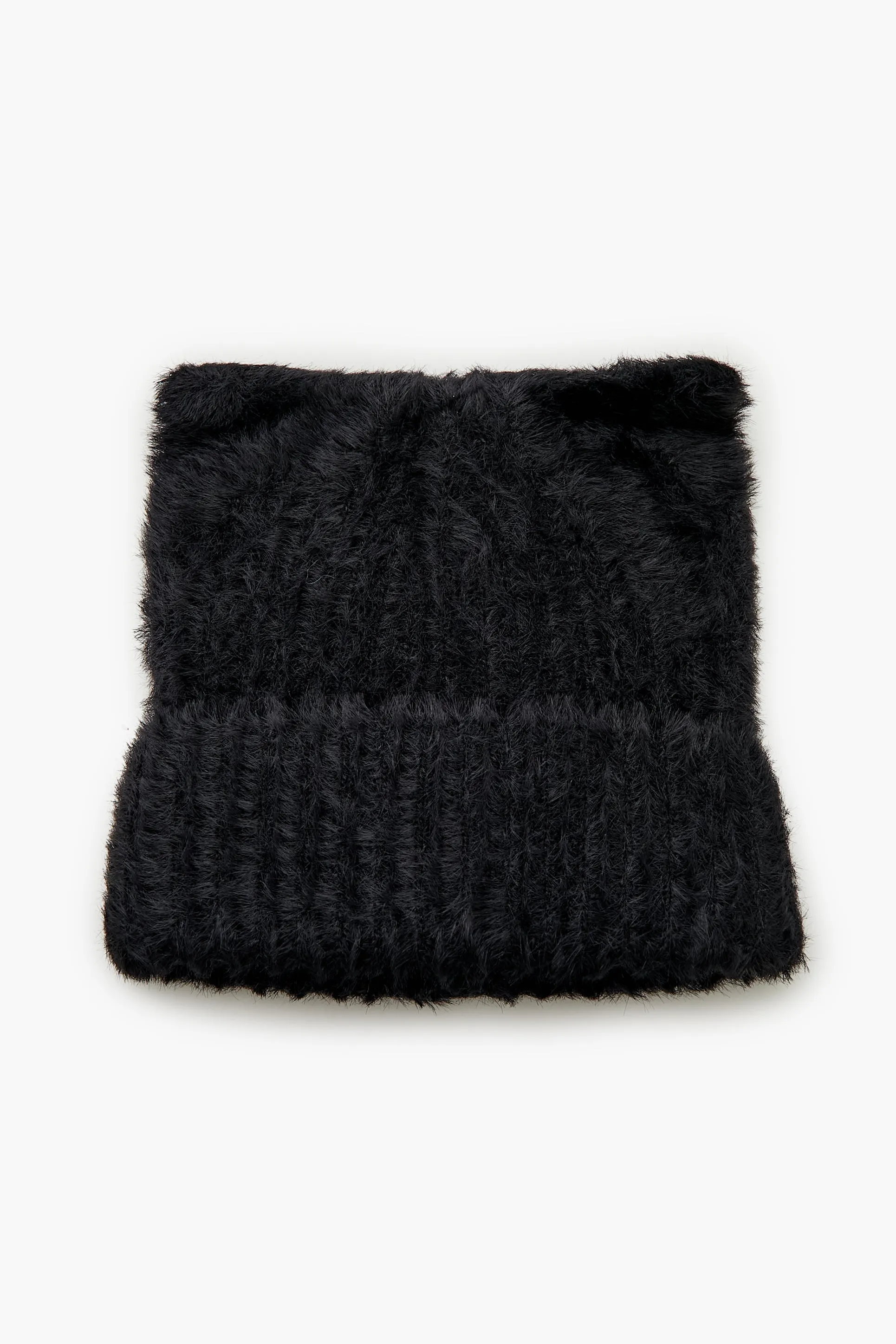 Tuque en tricot pelucheux avec oreilles de chat sold by Urban Planet