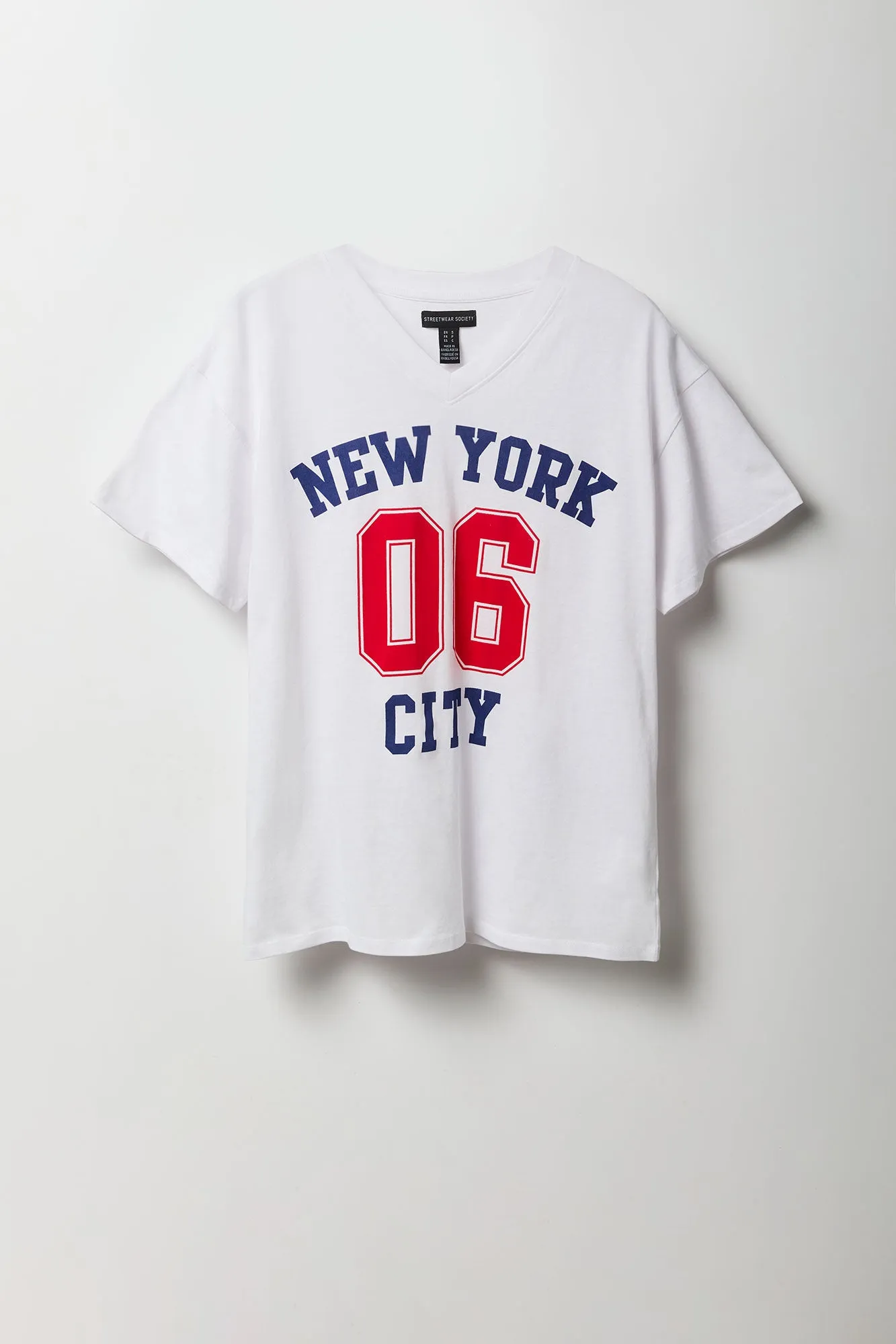 T-shirt à imprimé New York City 06 avec encolure en V sold by Urban Planet product image thumbnail 4