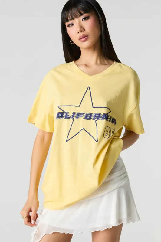 T-shirt à imprimé California 86 avec encolure en V sold by Urban Planet