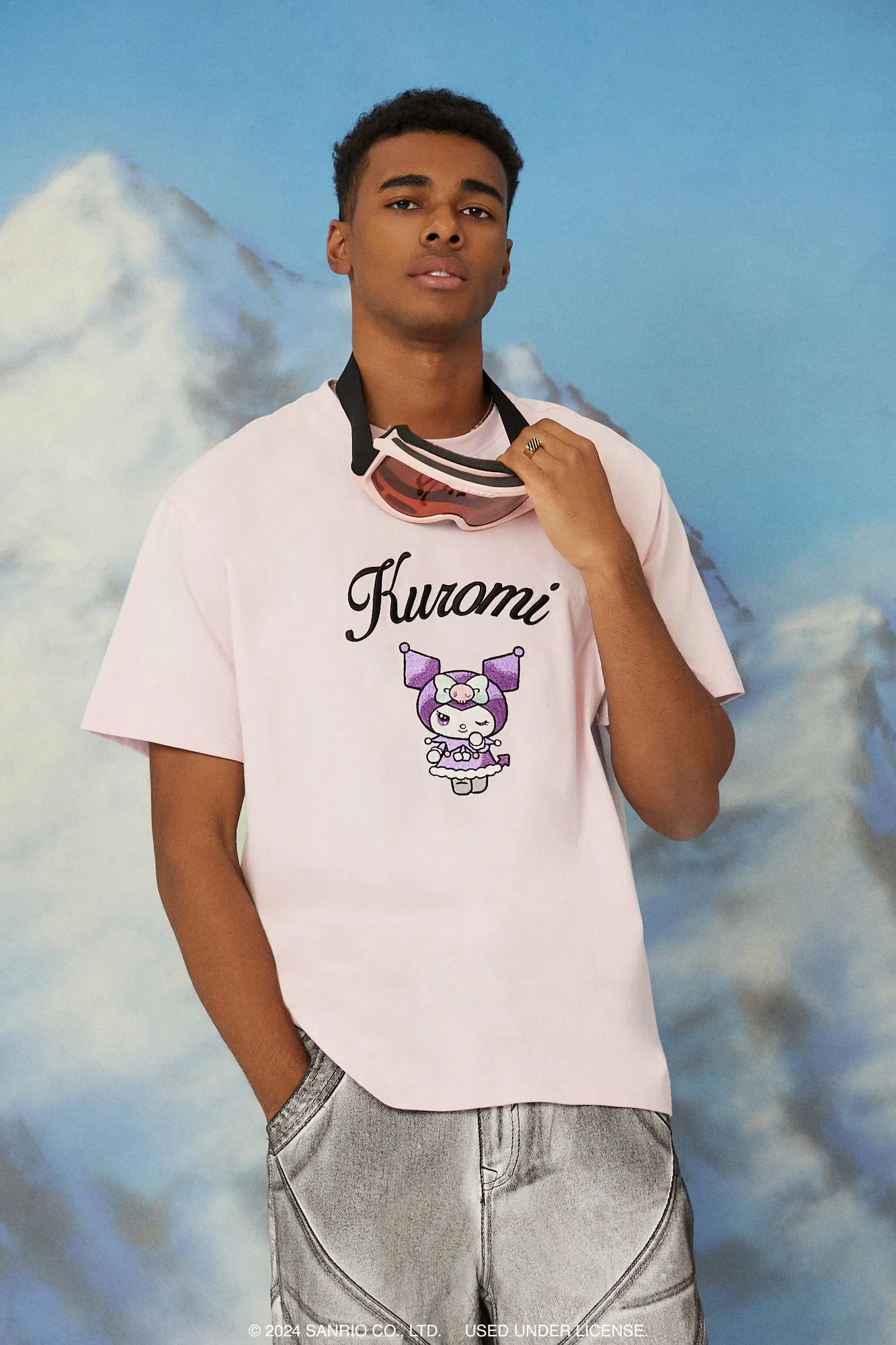 T-shirt à imprimé Kuromi sold by Urban Planet