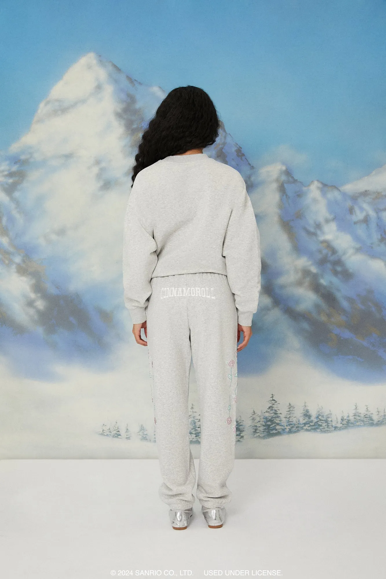 Pantalon d'entraînement à imprimé Cinnamoroll Rose sold by Urban Planet product image thumbnail 3