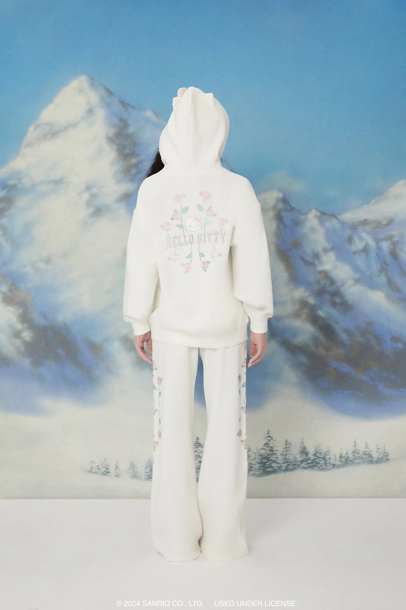 Pantalon d'entraînement à imprimé Hello Kitty Rose sold by Urban Planet product image thumbnail 3