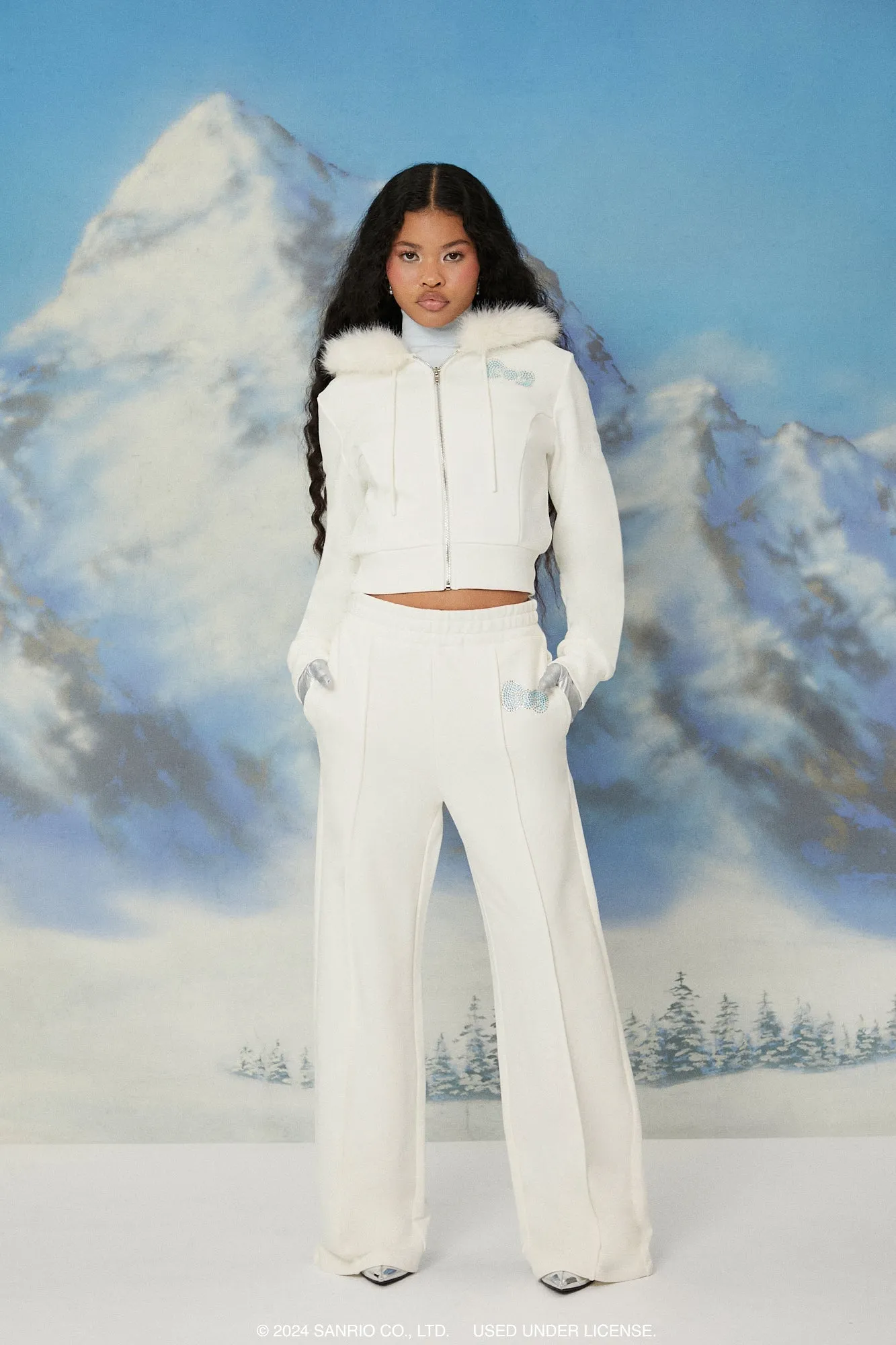 Haut à capuchon en similifourrure avec imprimé Hello Kitty et fermeture à glissière sold by Urban Planet product image thumbnail 3