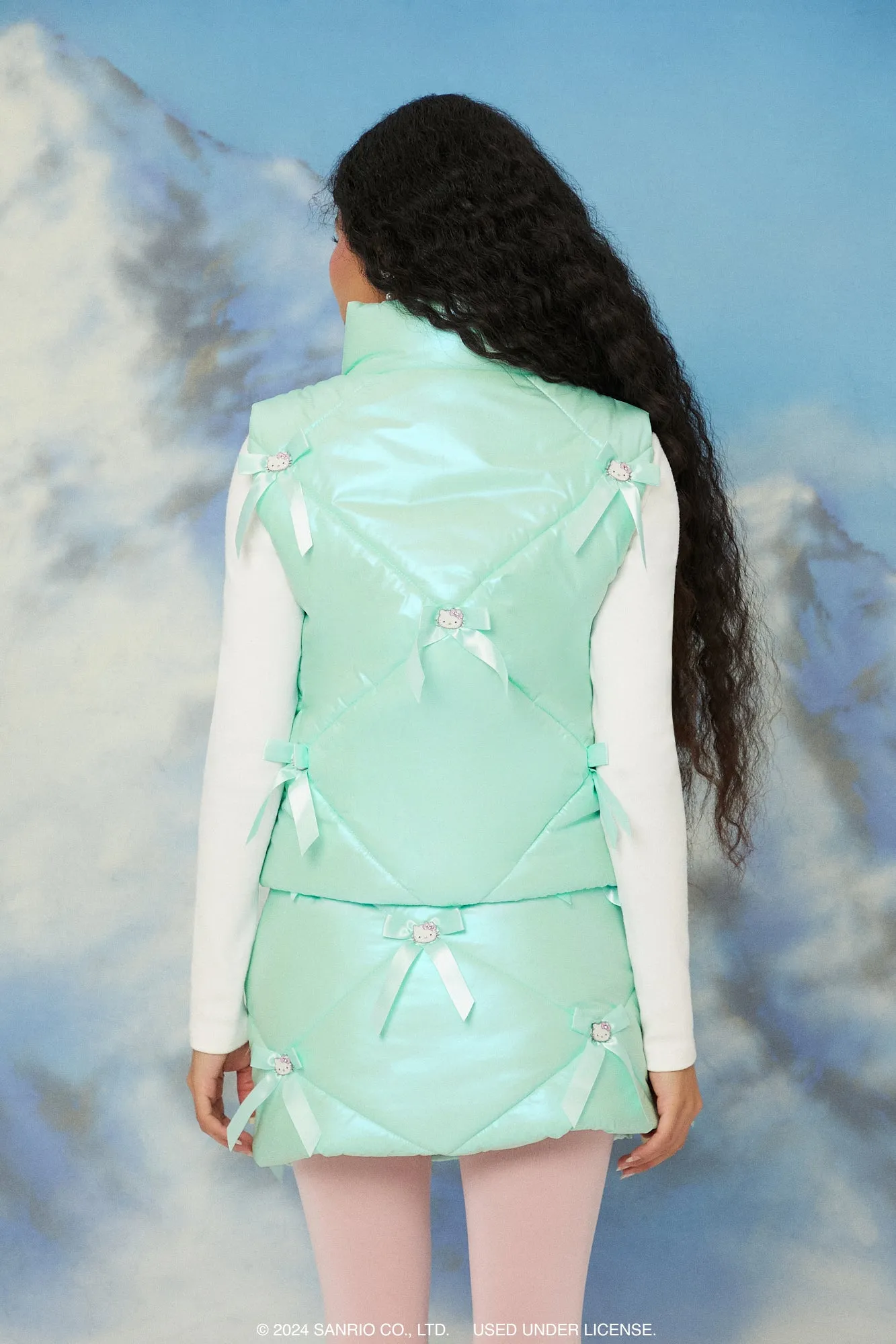 Veste bouffante matelassée à imprimé Hello Kitty sold by Urban Planet product image thumbnail 2