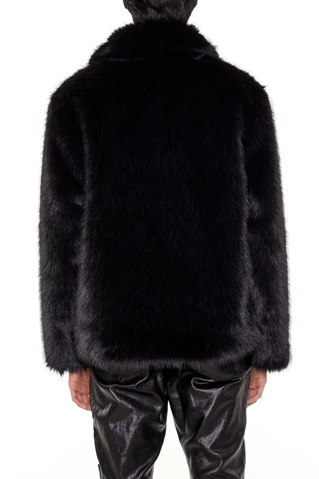 Manteau boutonné en similifourrure unisexe sold by Urban Planet product image thumbnail 2