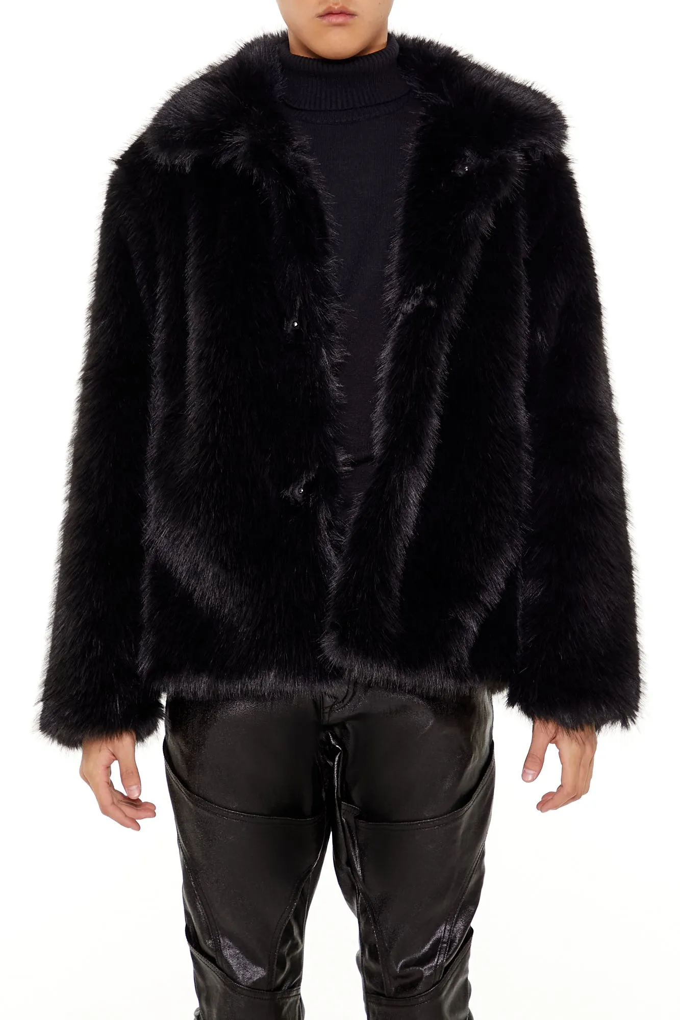 Manteau boutonné en similifourrure unisexe sold by Urban Planet