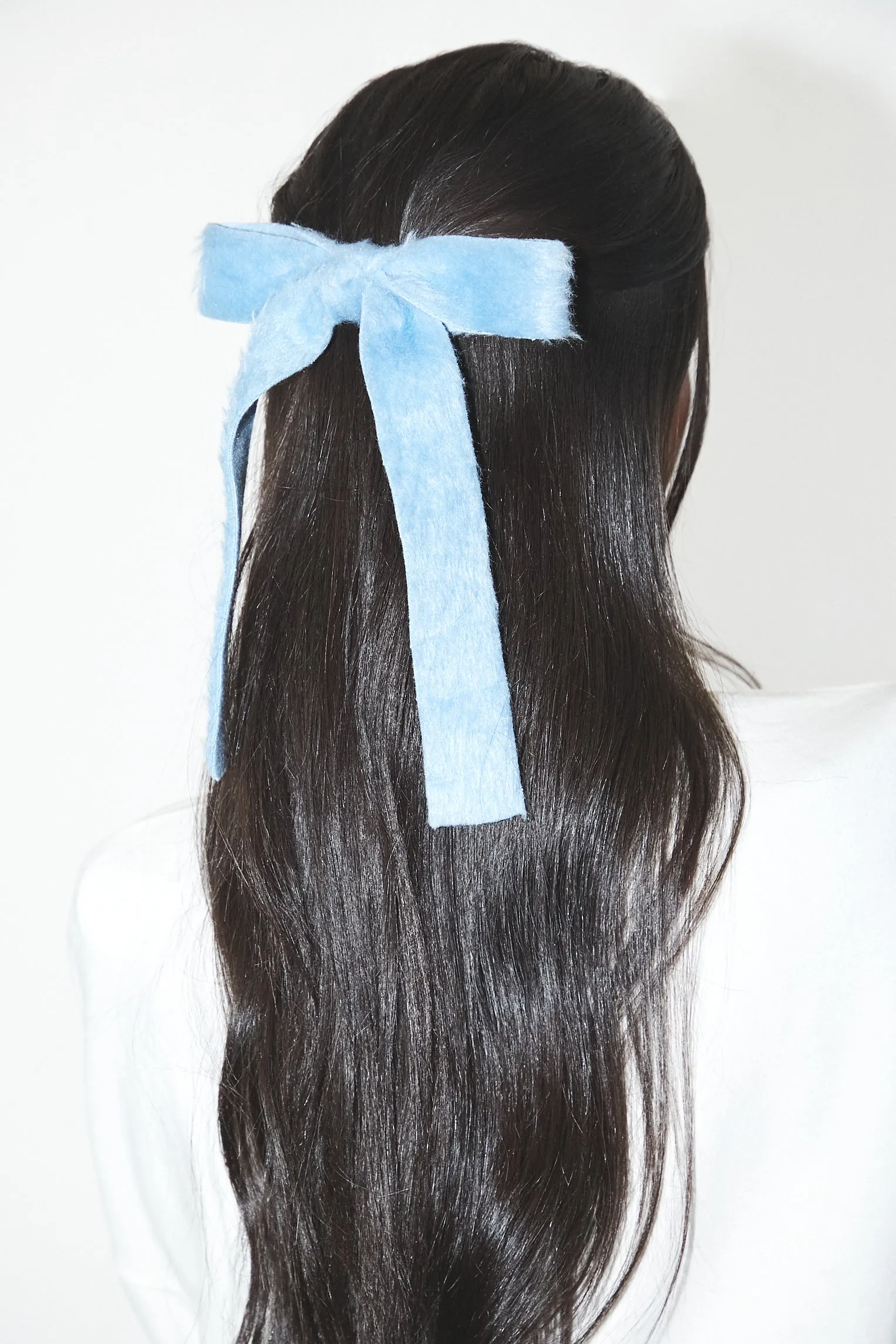 Oversized Bow Hair Barrette sold by Urban Planet product image thumbnail 4