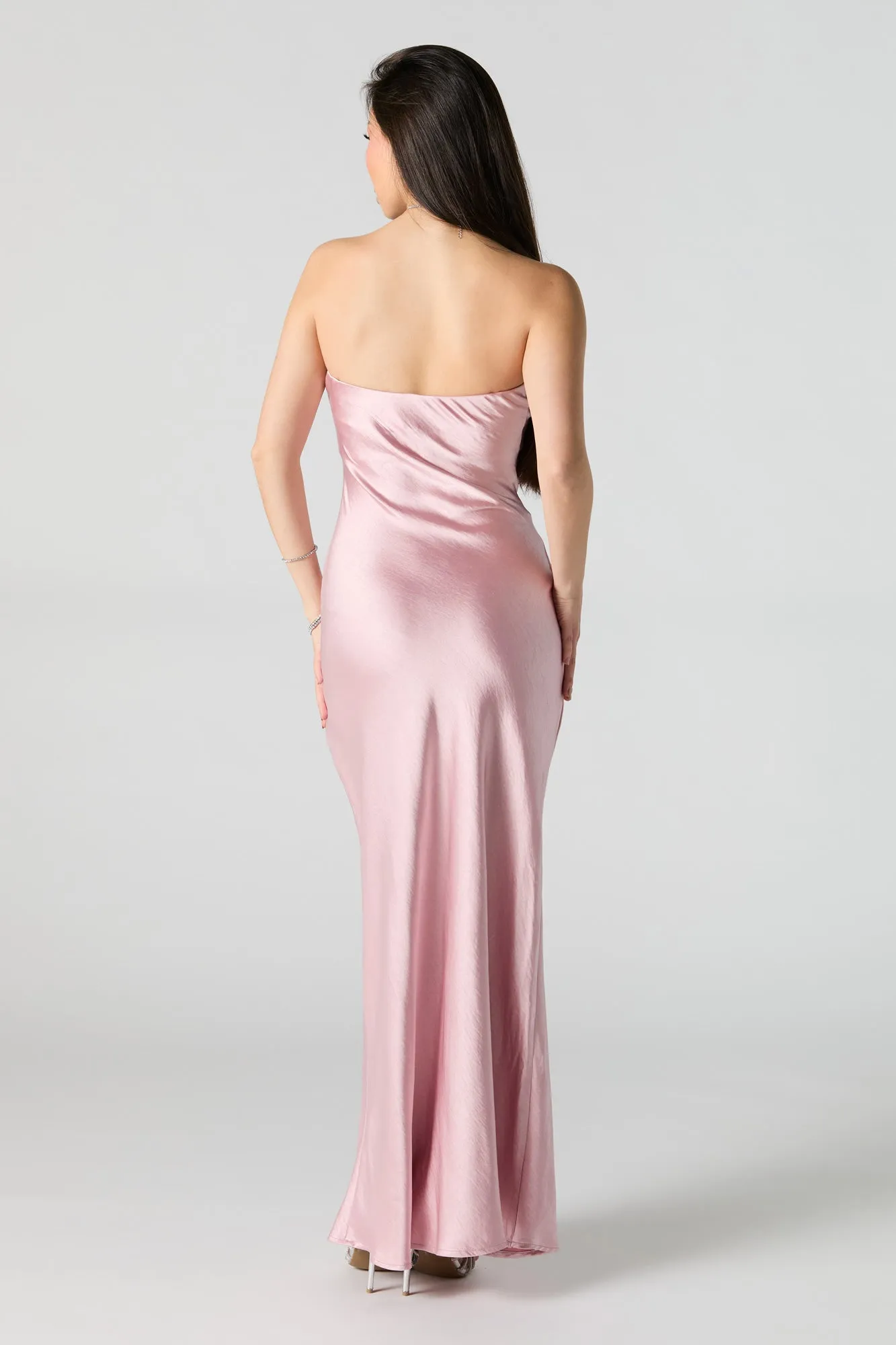 Robe maxi tubulaire en satin sold by Urban Planet product image thumbnail 5