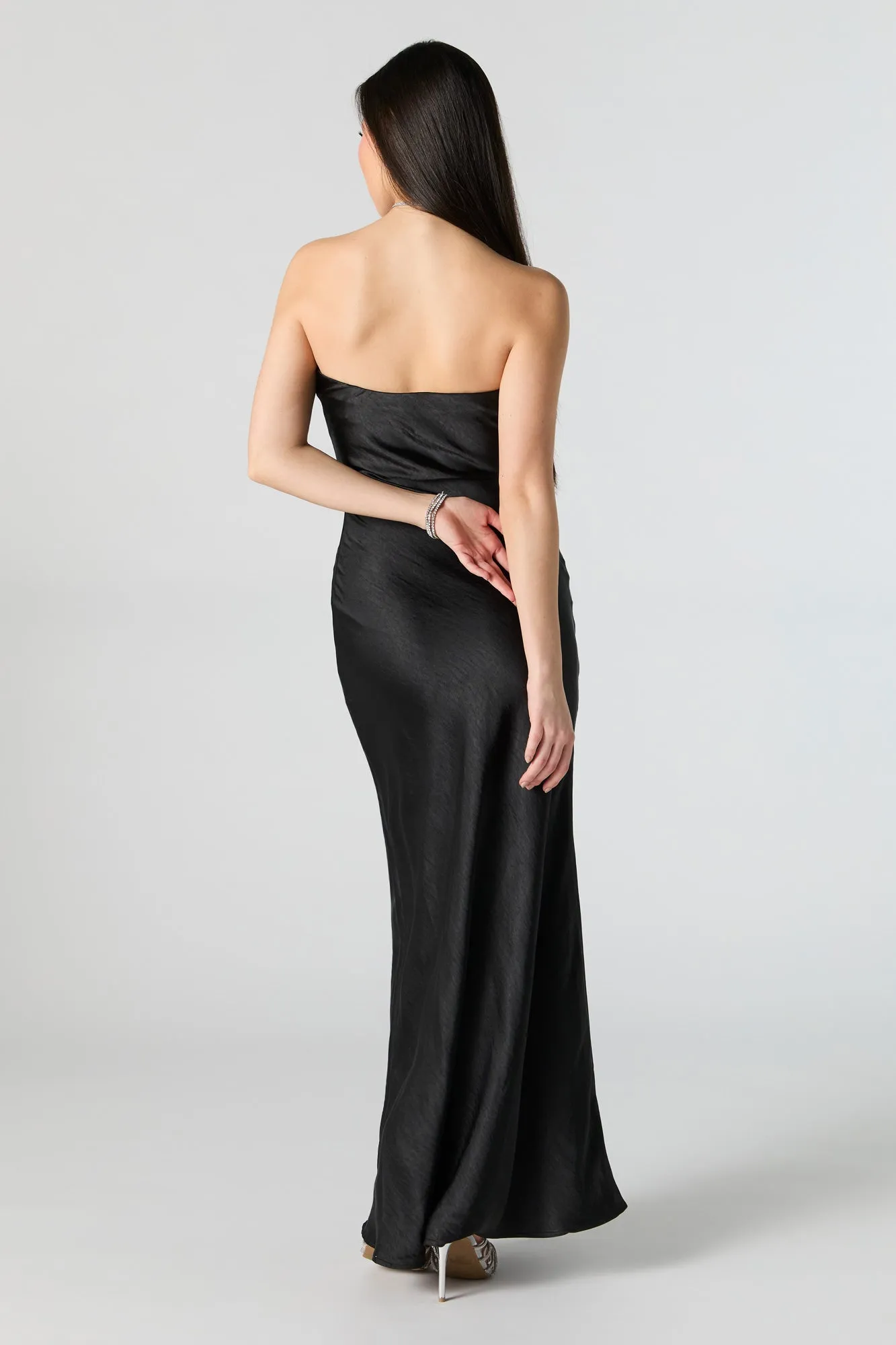 Robe maxi tubulaire en satin sold by Urban Planet product image thumbnail 2