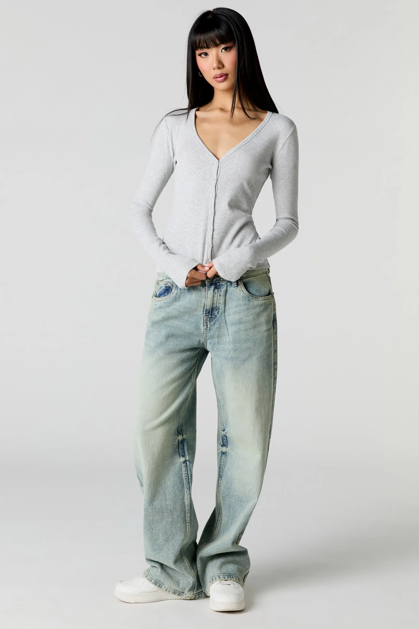 Haut côtelé boutonné à col en V sold by Urban Planet product image thumbnail 3