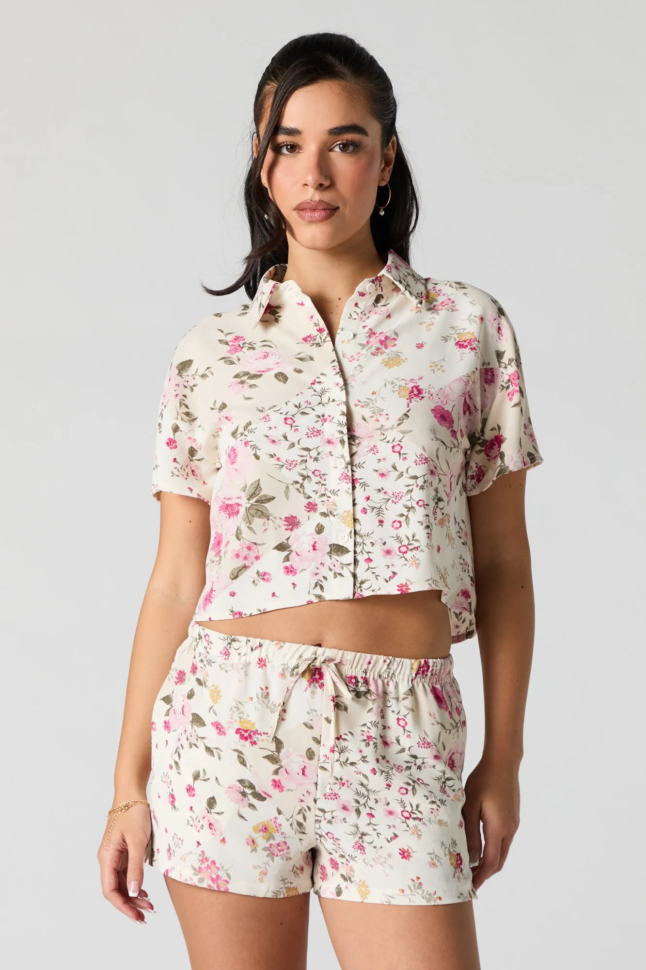 Short mi-taille avec taille coulissante sold by Urban Planet