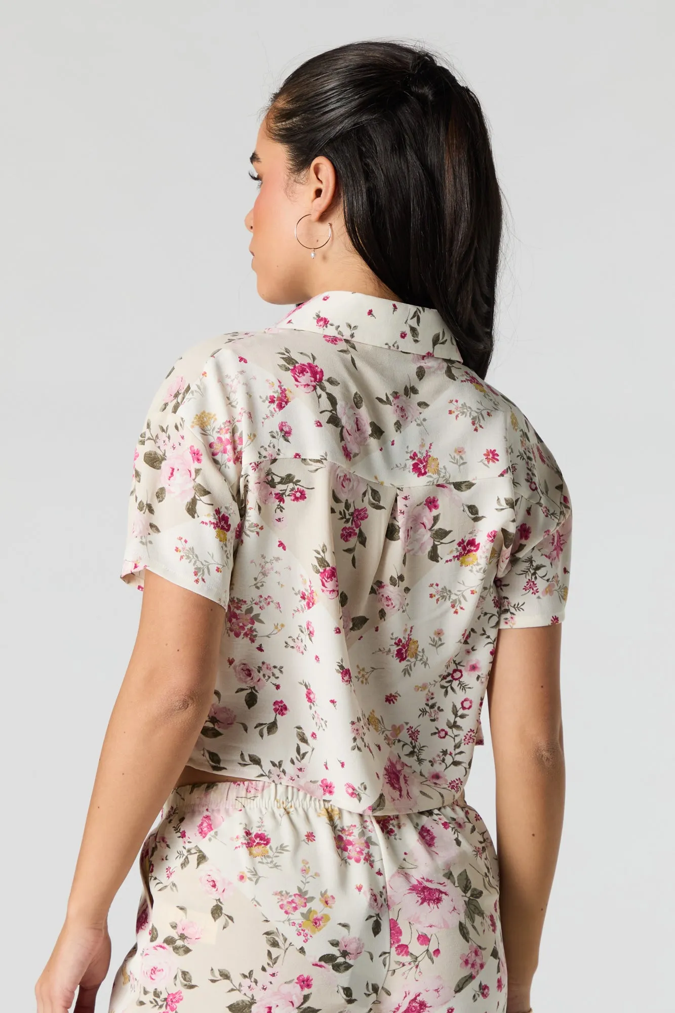 Haut boutonné court volanté sold by Urban Planet product image thumbnail 2